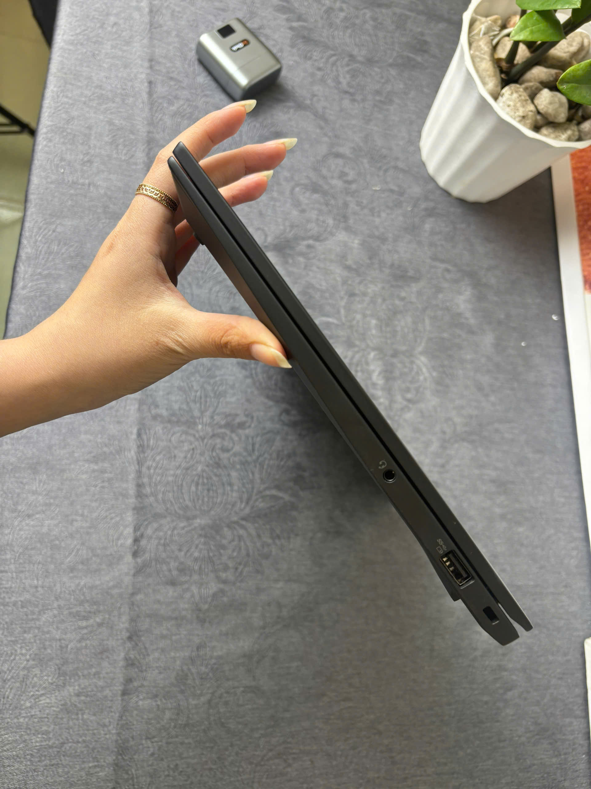 Thinkpad X1 Carbon G10 - Ảnh 3
