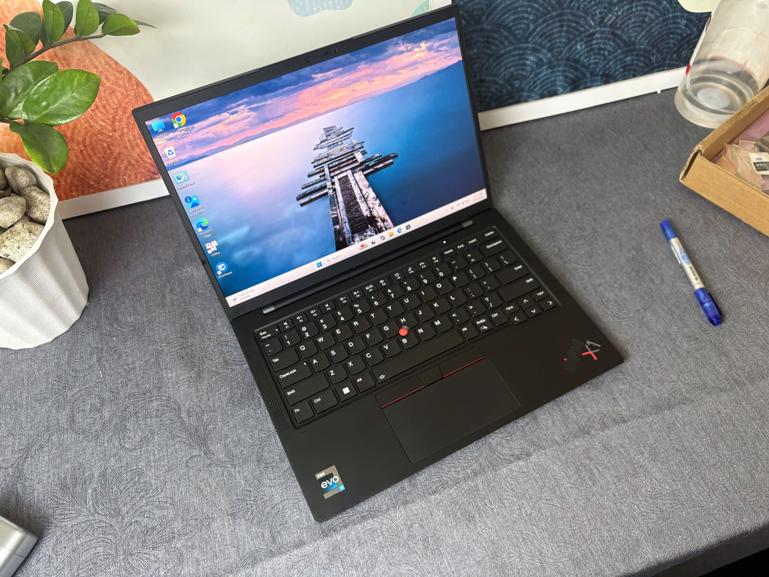 Thinkpad X1 Carbon G10