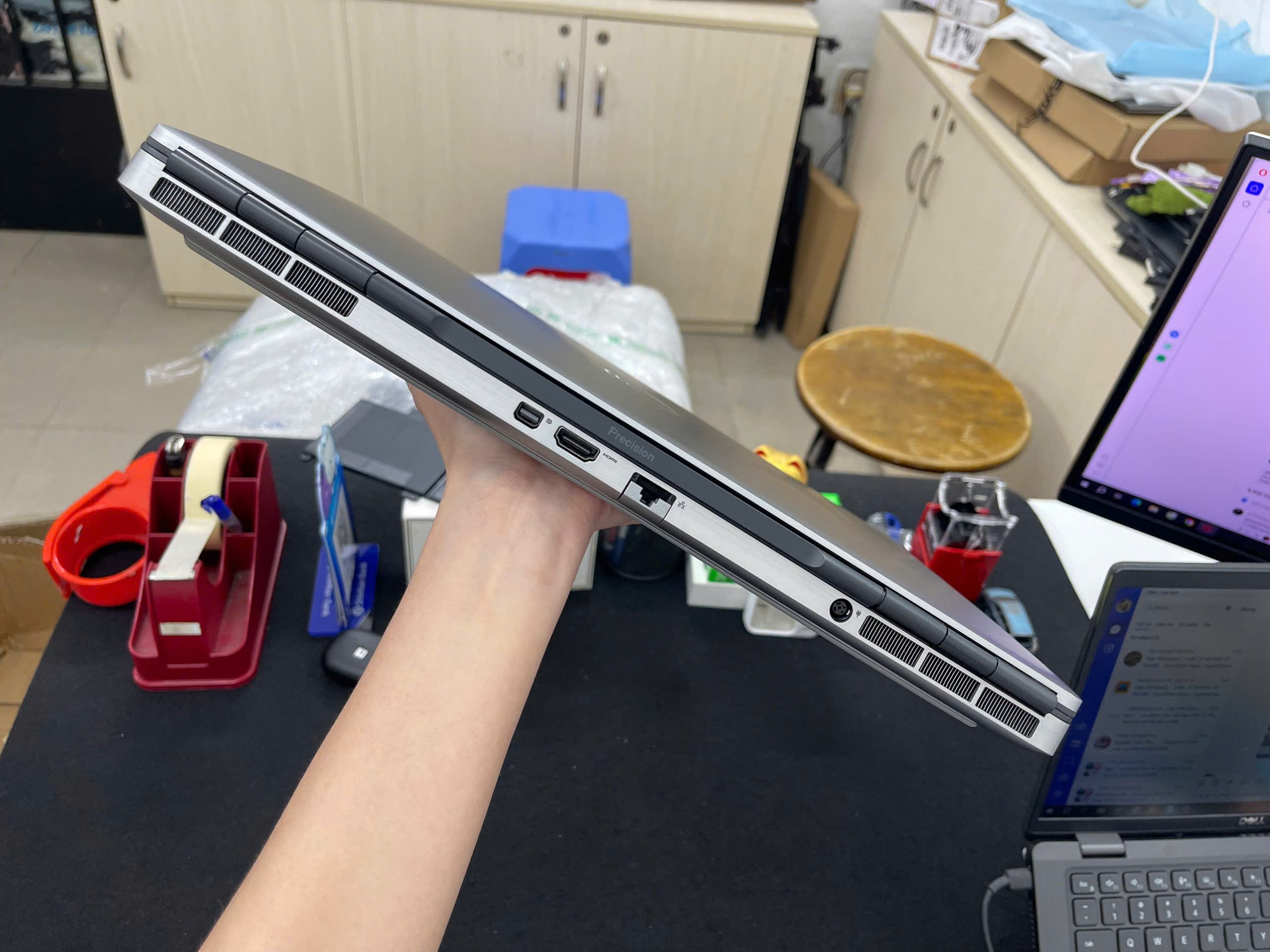 Dell Precision 7560 - Ảnh 8