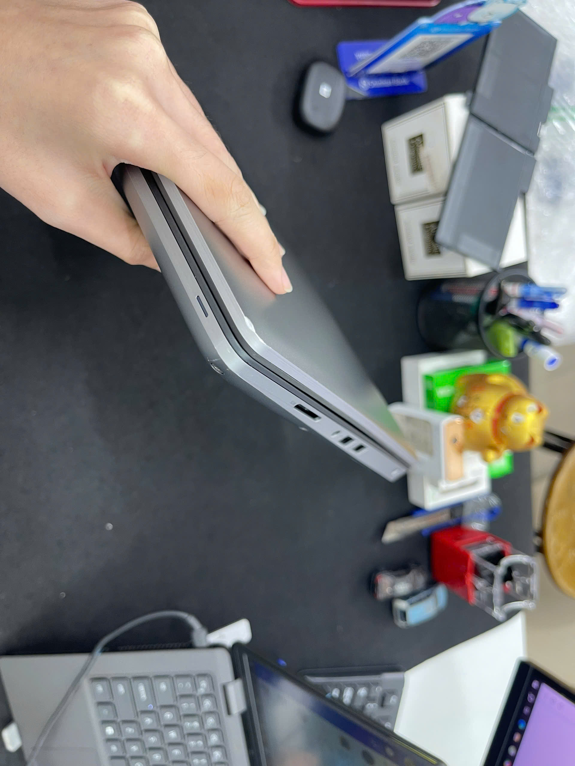 Dell Precision 7560 - Ảnh 10