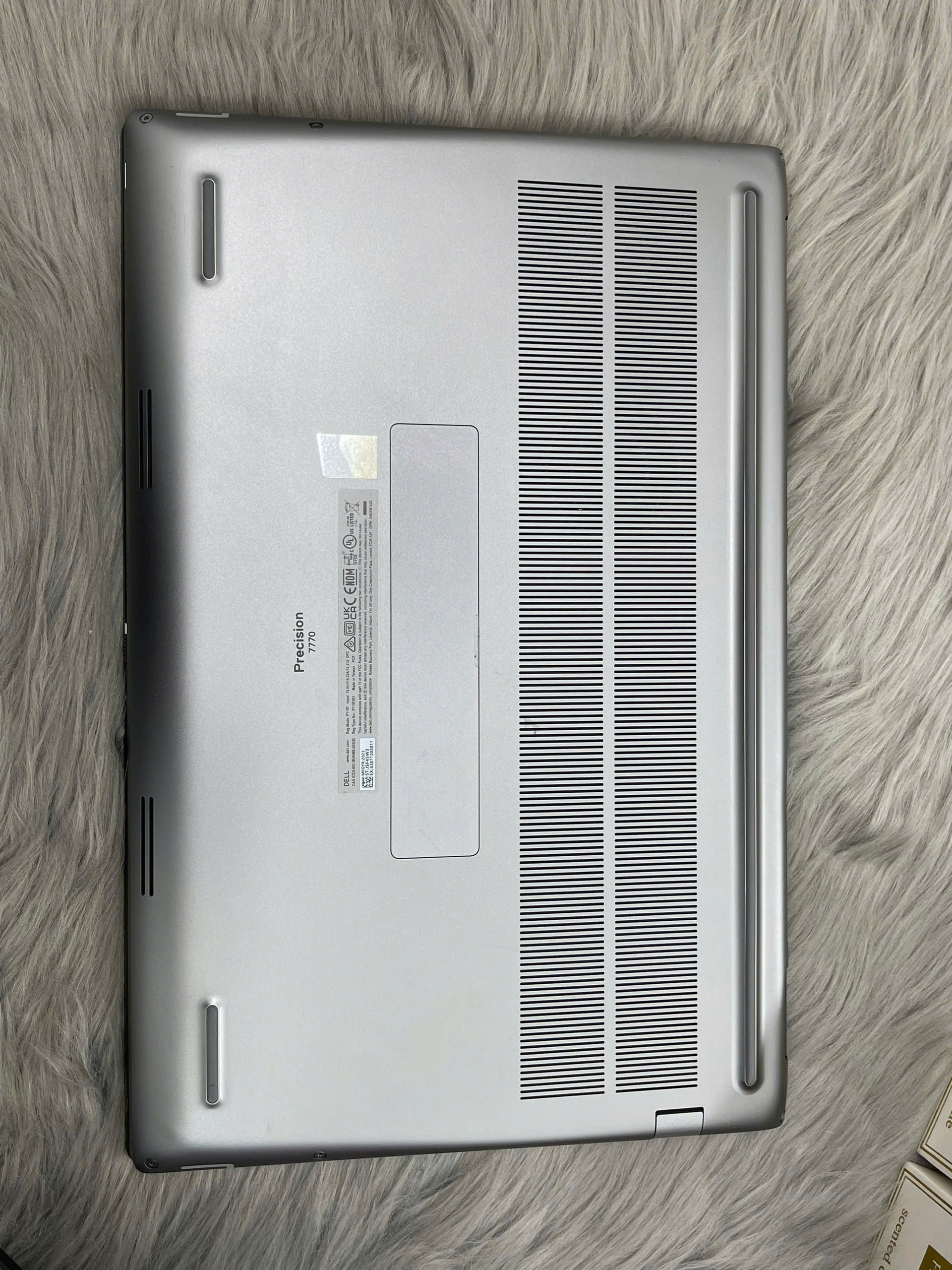Dell Precision 7770 - Ảnh 11