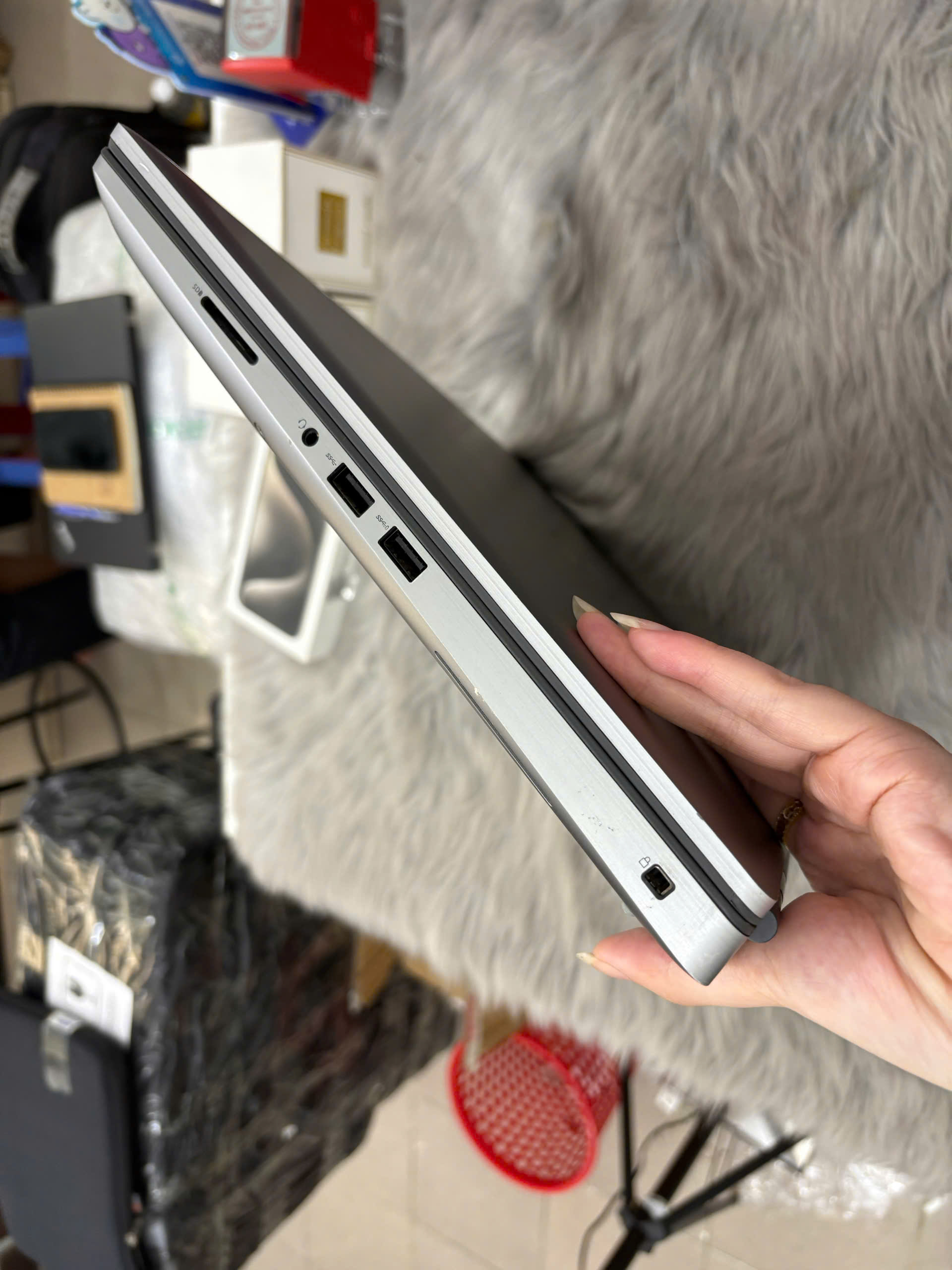 Dell Precision 7750 - Ảnh 3