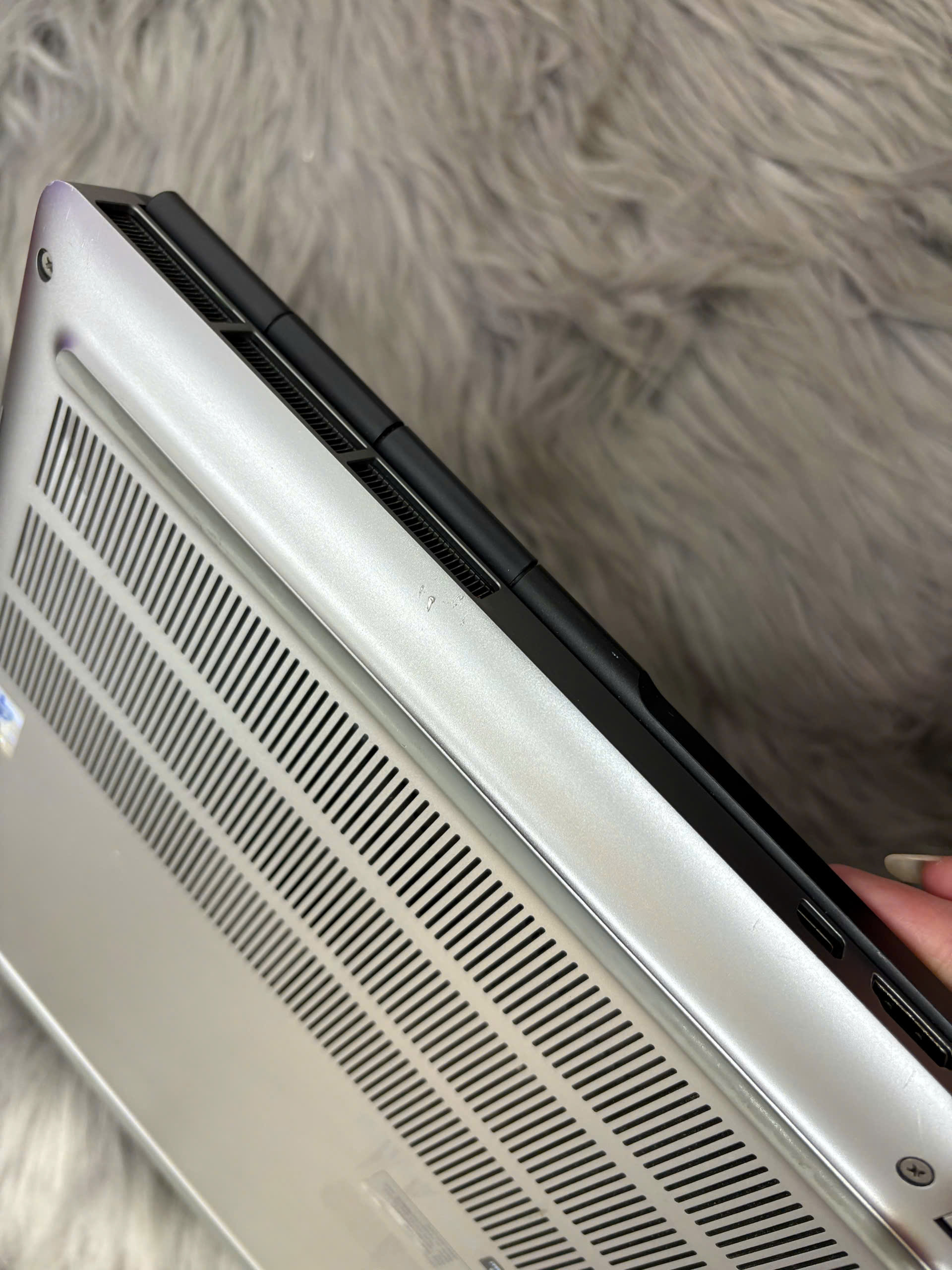 Dell Precision 7750 - Ảnh 8
