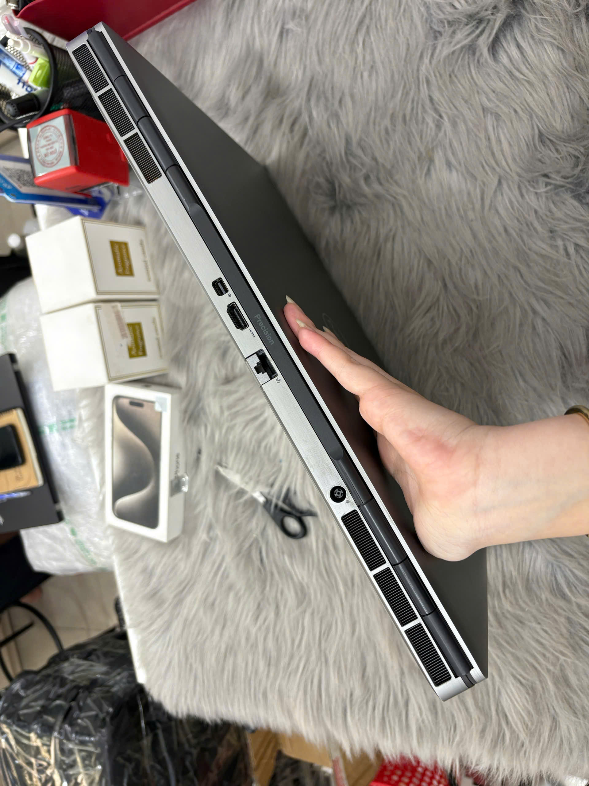 Dell Precision 7750 - Ảnh 10