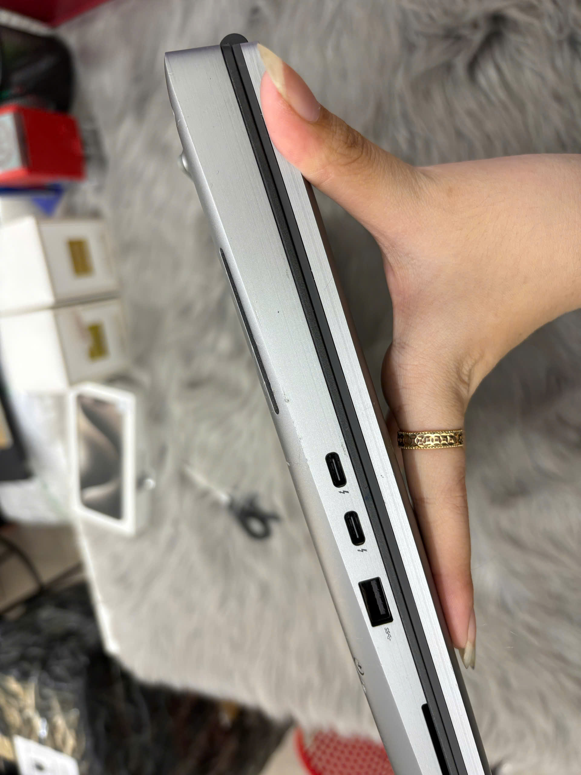 Dell Precision 7750 - Ảnh 11