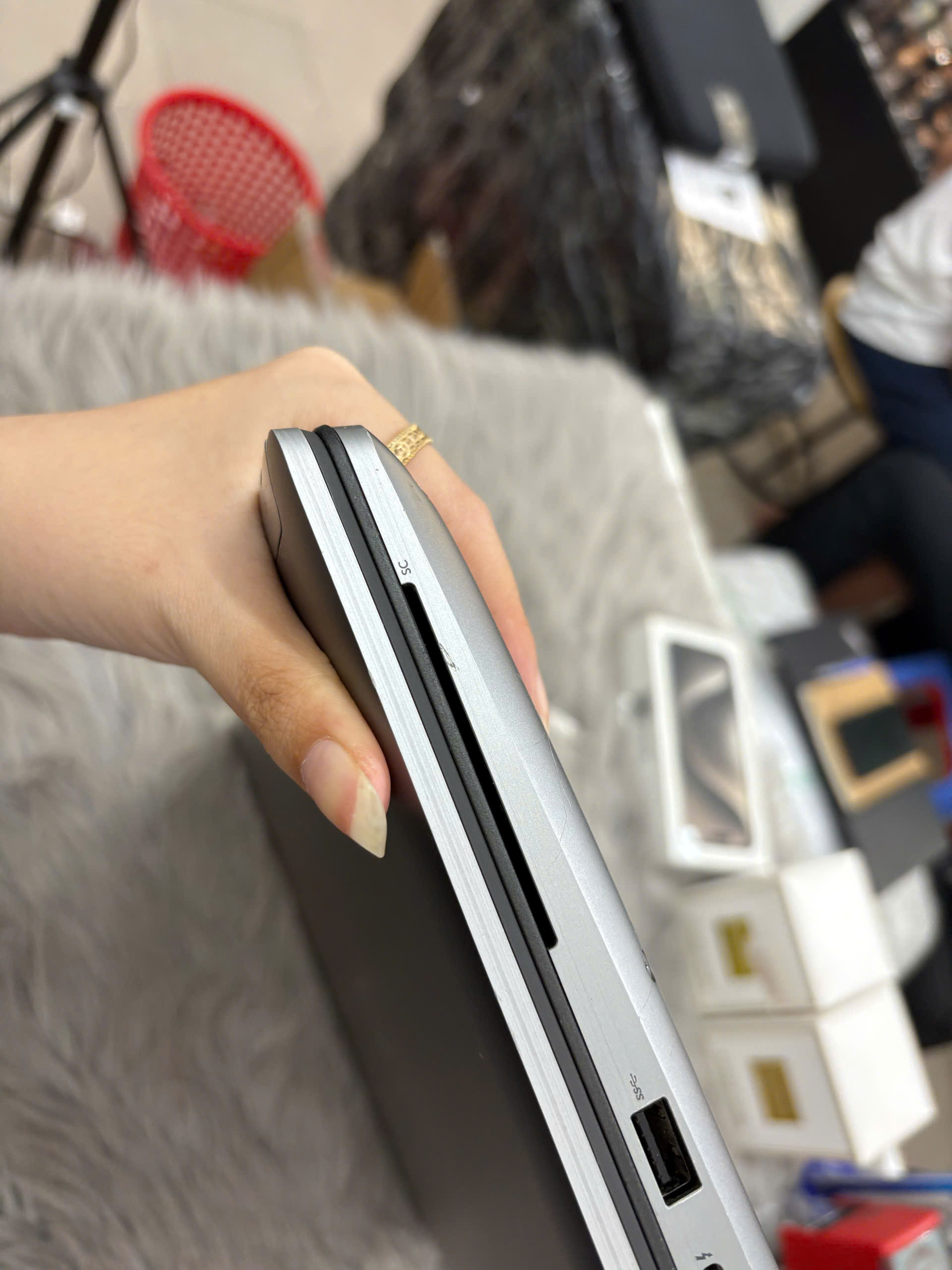 Dell Precision 7750 - Ảnh 12