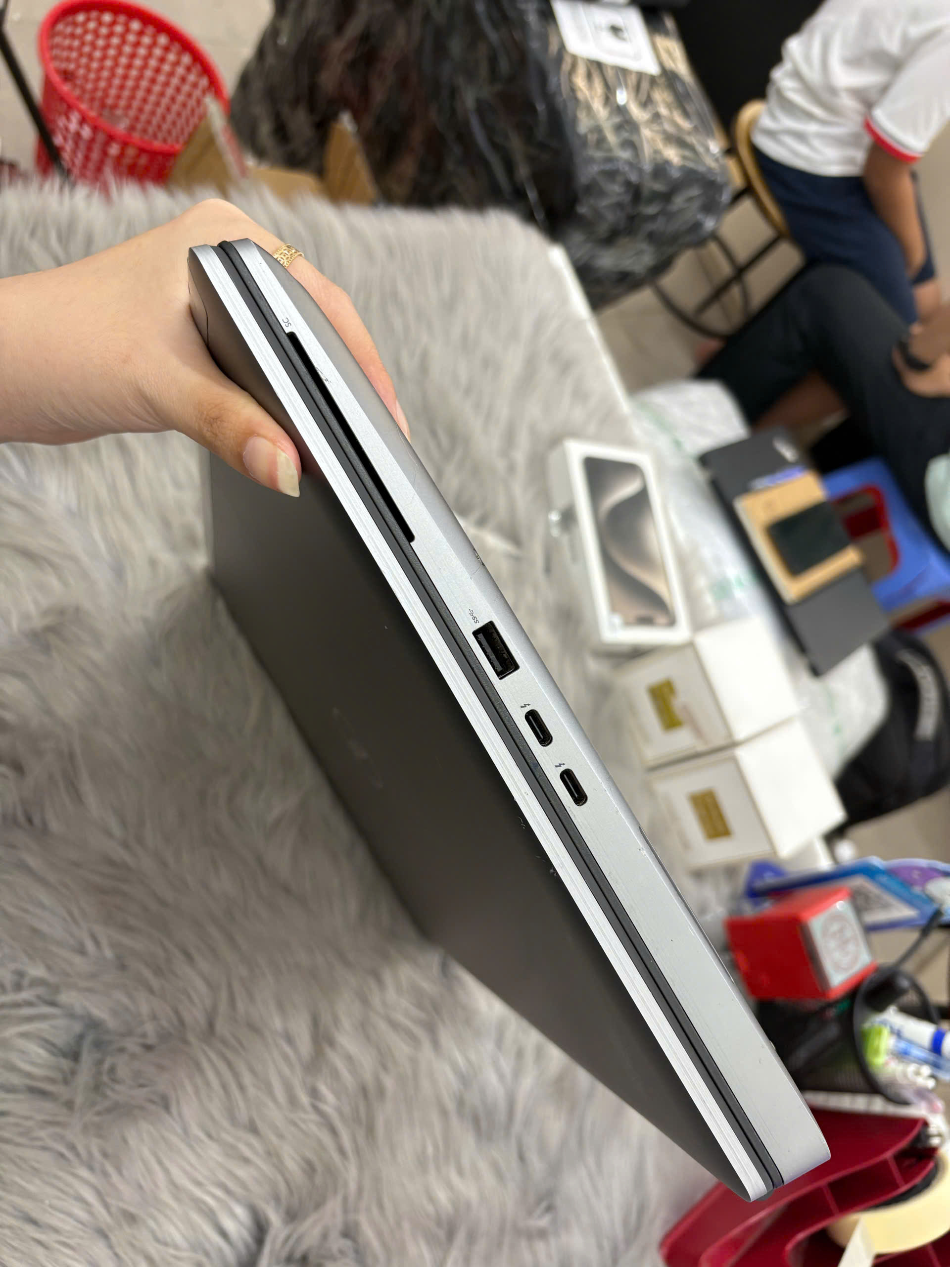 Dell Precision 7750 - Ảnh 13