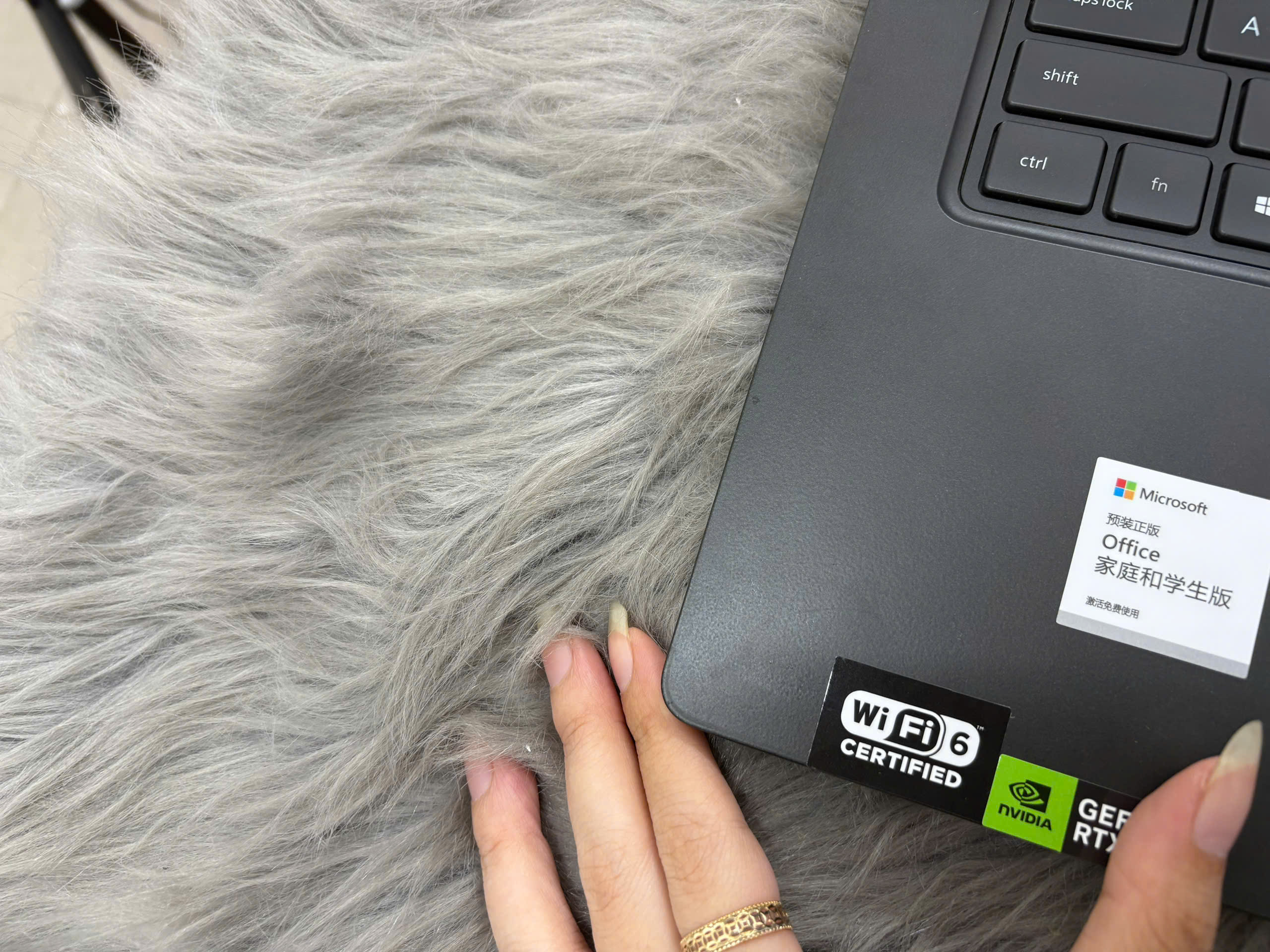 Dell Precision 7750 - Ảnh 21