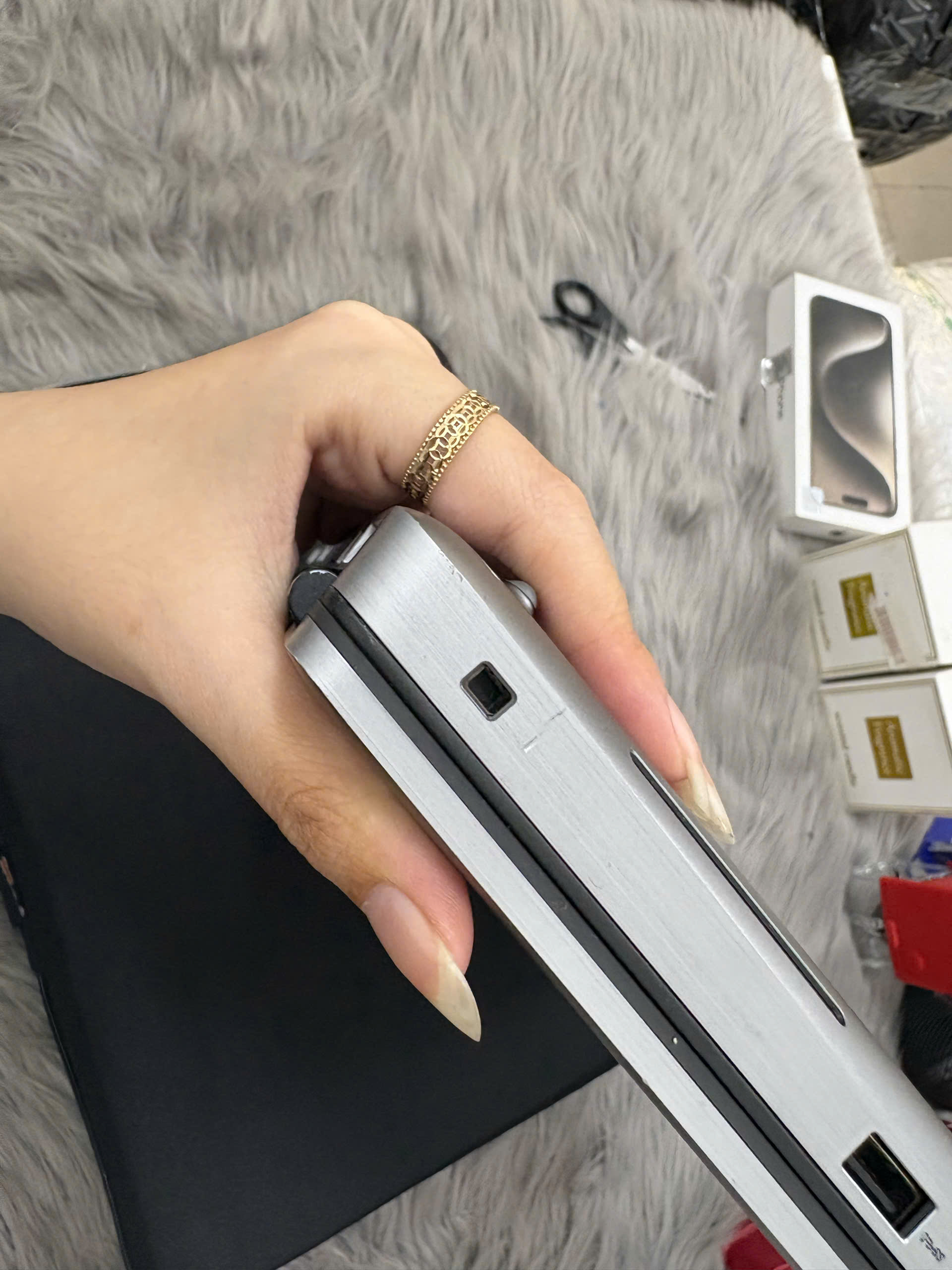 Dell Precision 7560 - Ảnh 3