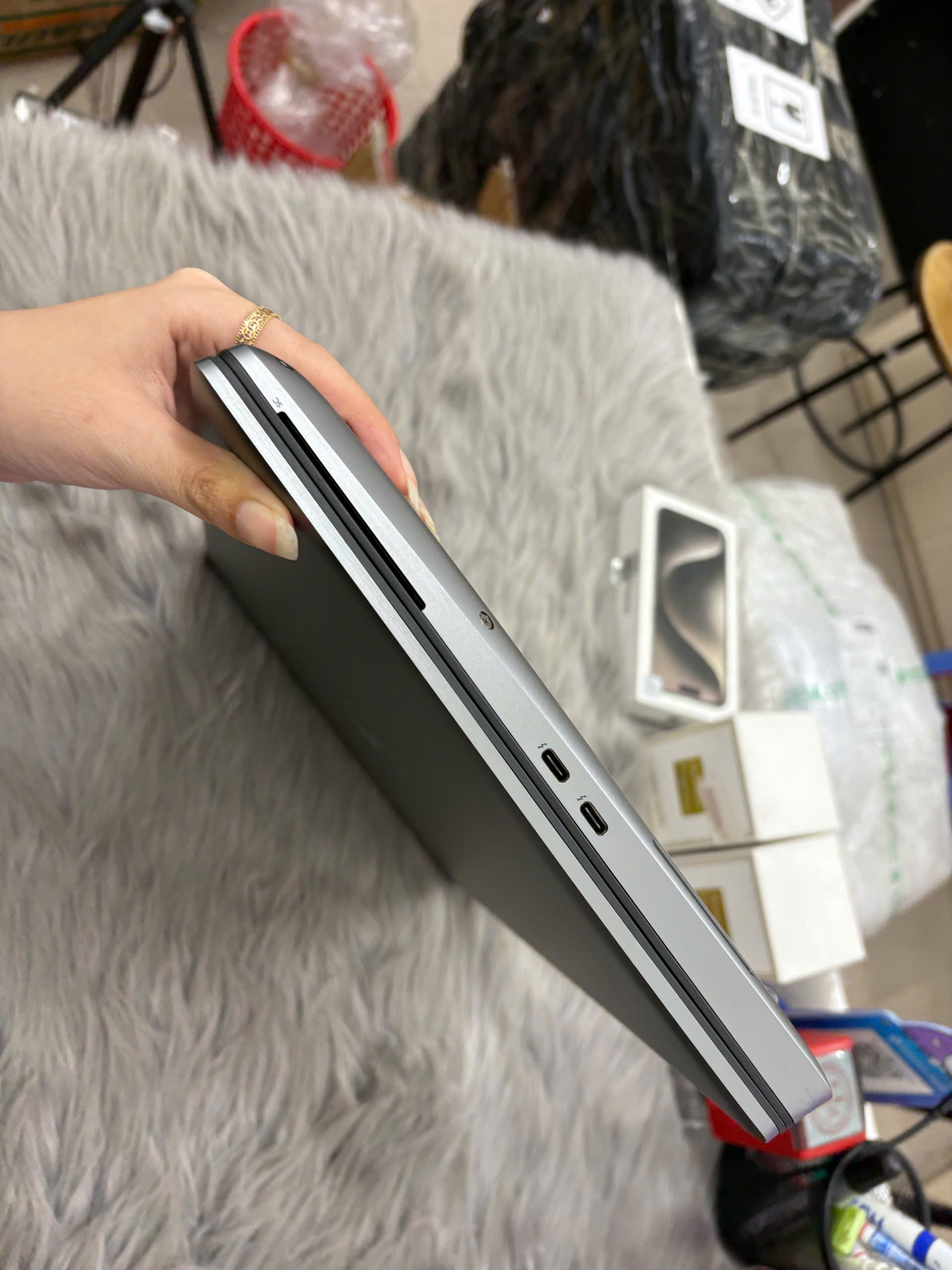 Dell Precision 7560 - Ảnh 9
