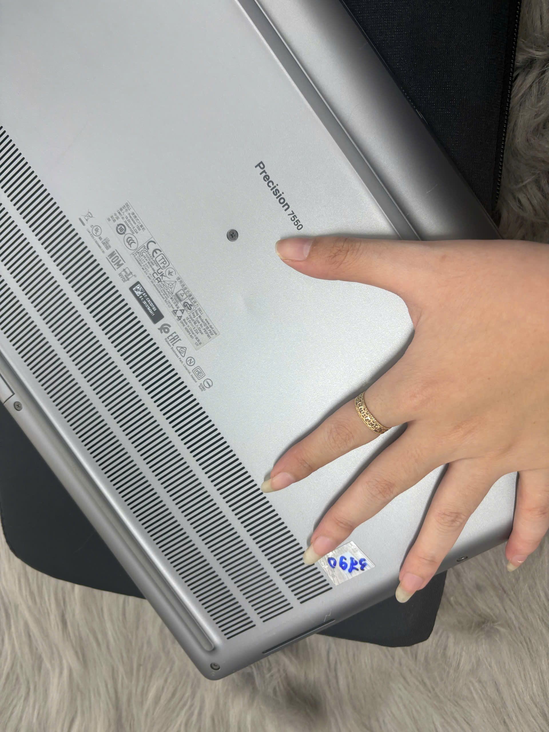 Dell Precision 7550 - Ảnh 9