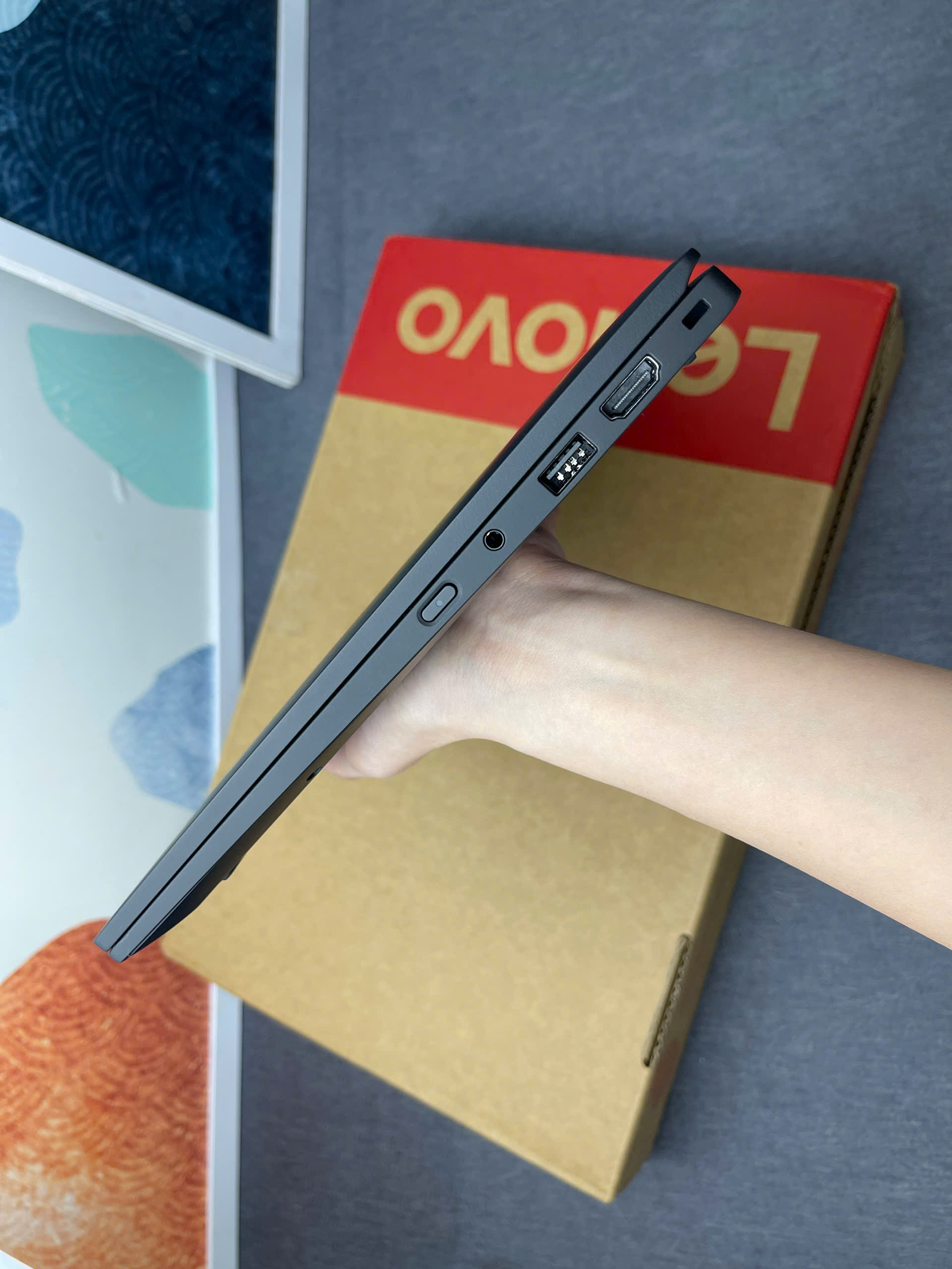 Thinkpad X1 Carbon G12 - Ảnh 4