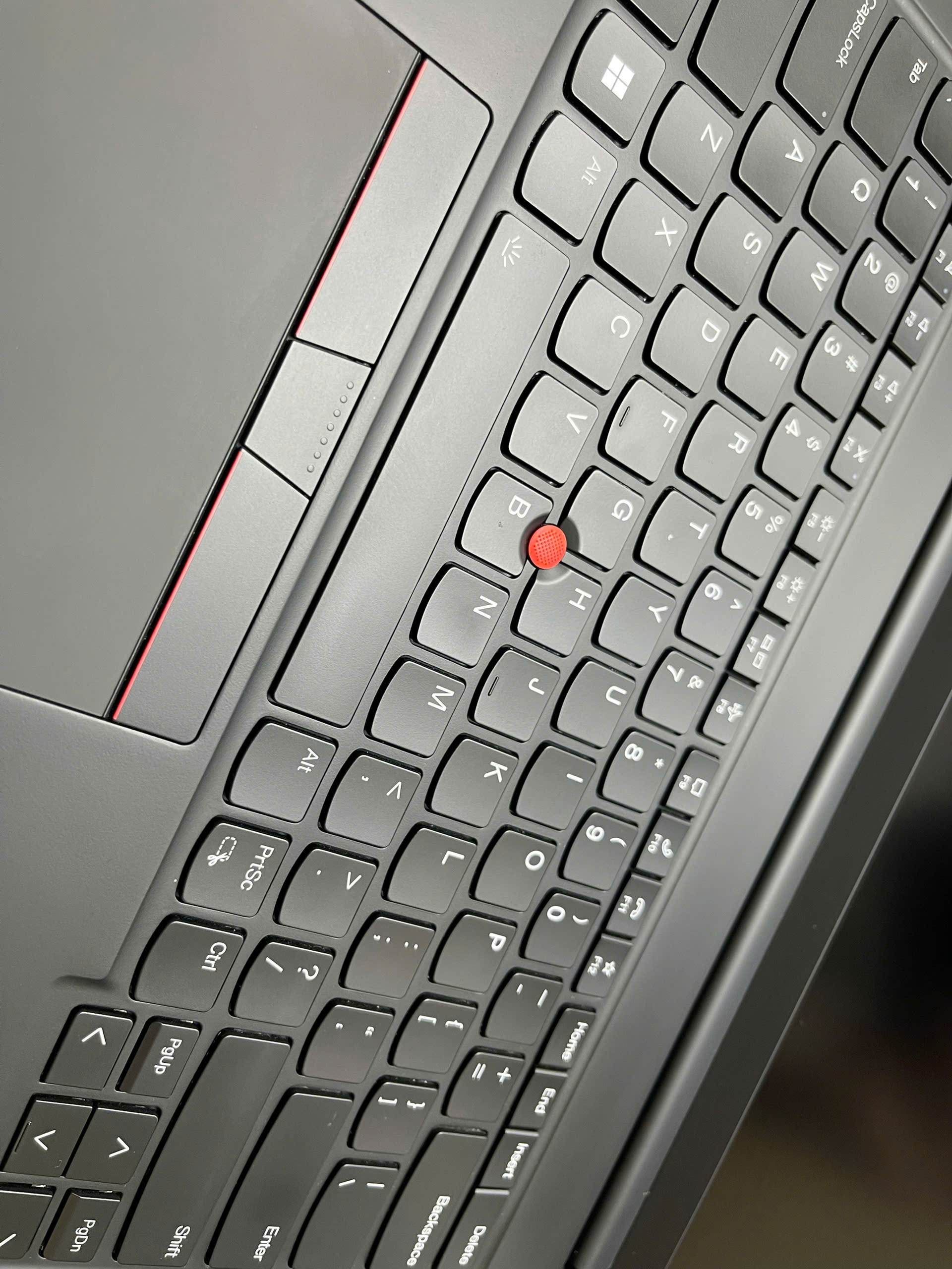 Thinkpad P1 G6 - Ảnh 5