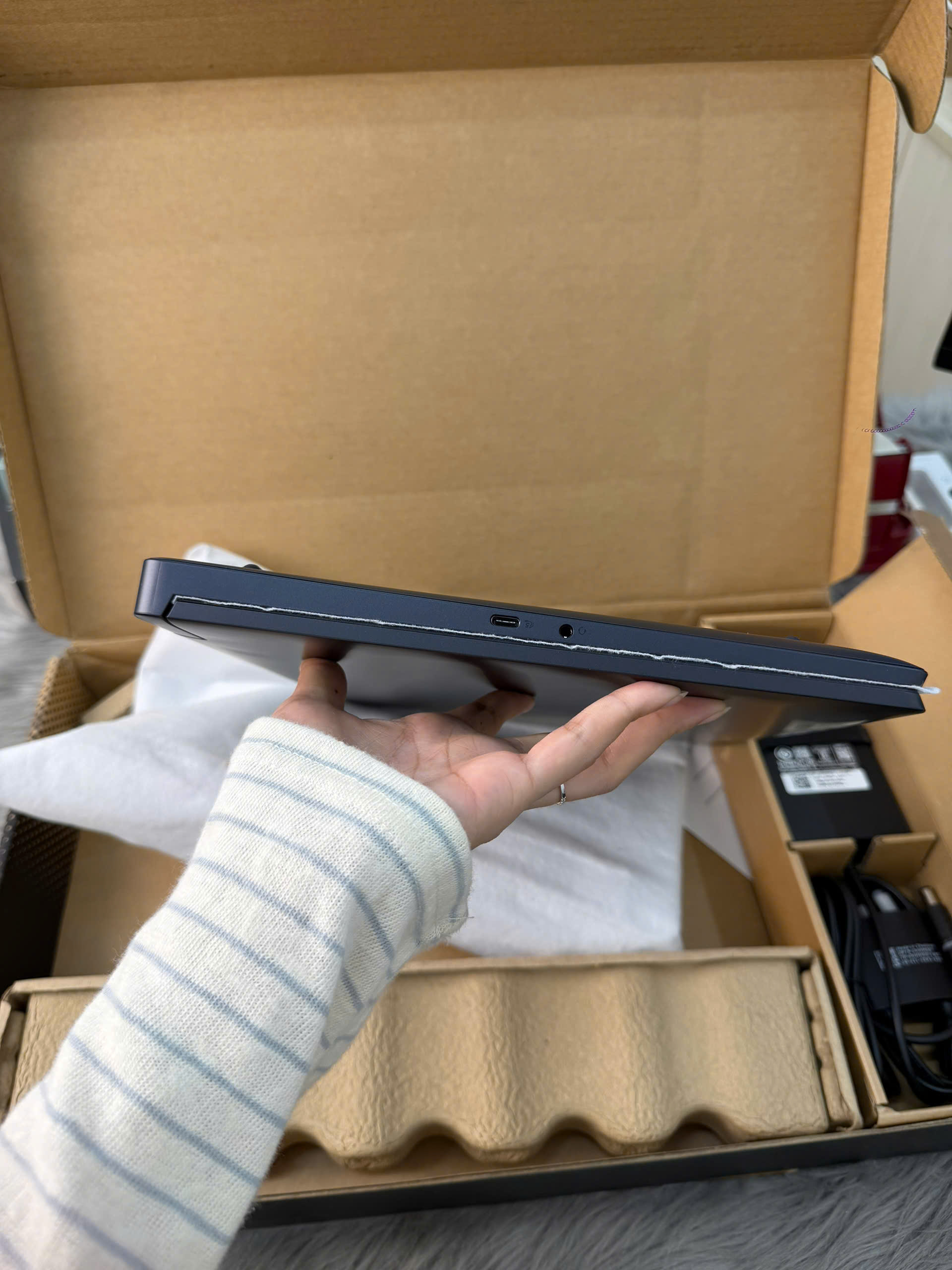Dell Alienwarev 2026 DA15265 - Ảnh 6