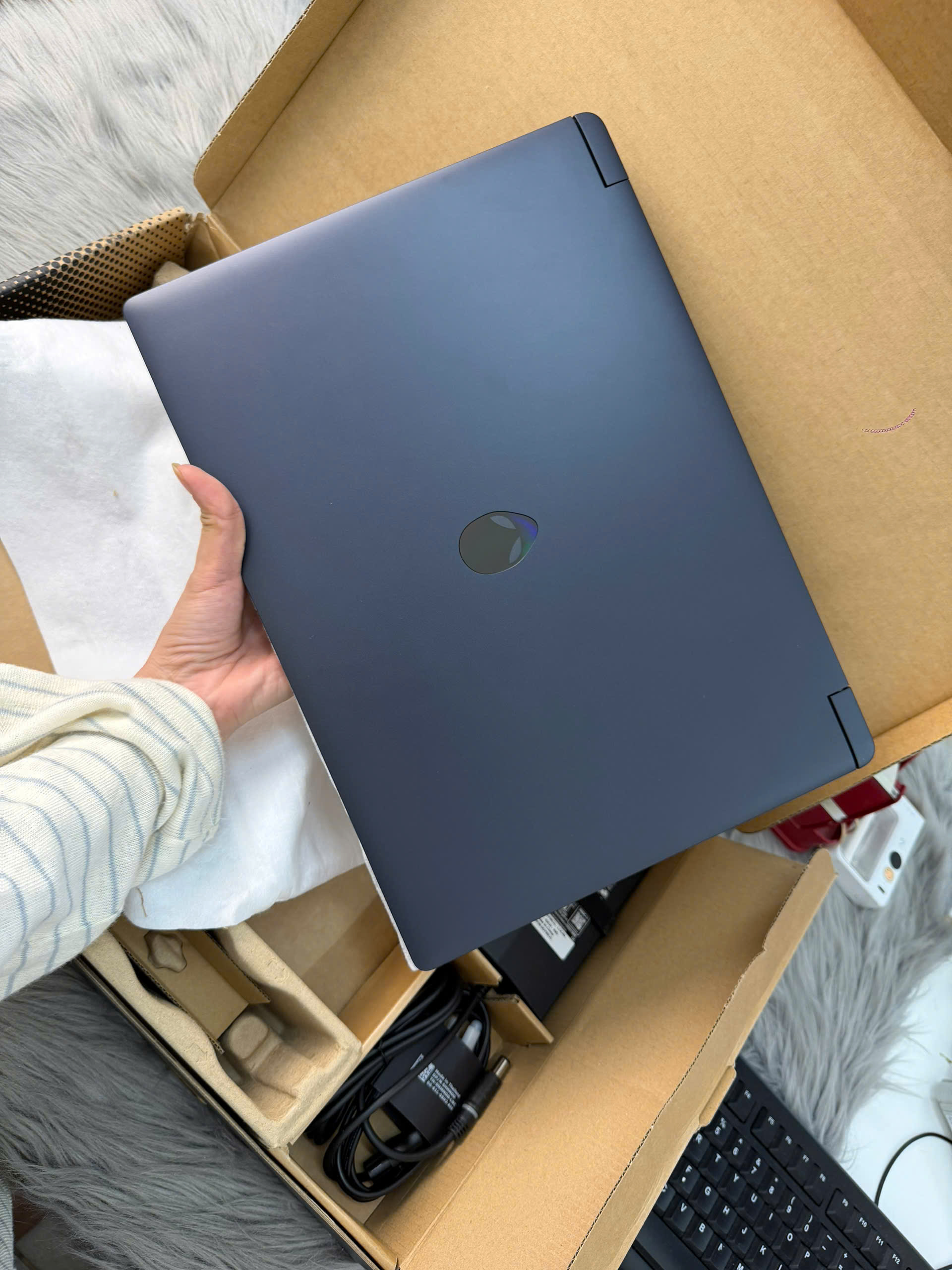 Dell Alienwarev 2026 DA15265 - Ảnh 9