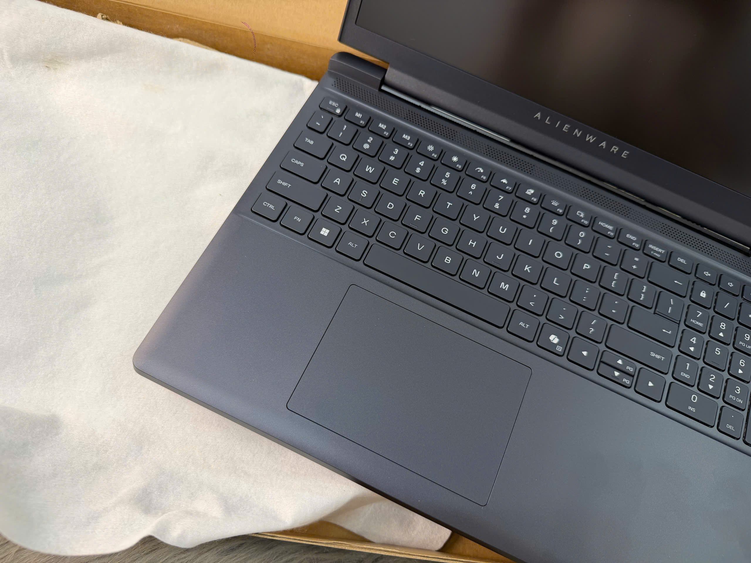 Dell Alienwarev 2026 DA15265 - Ảnh 10