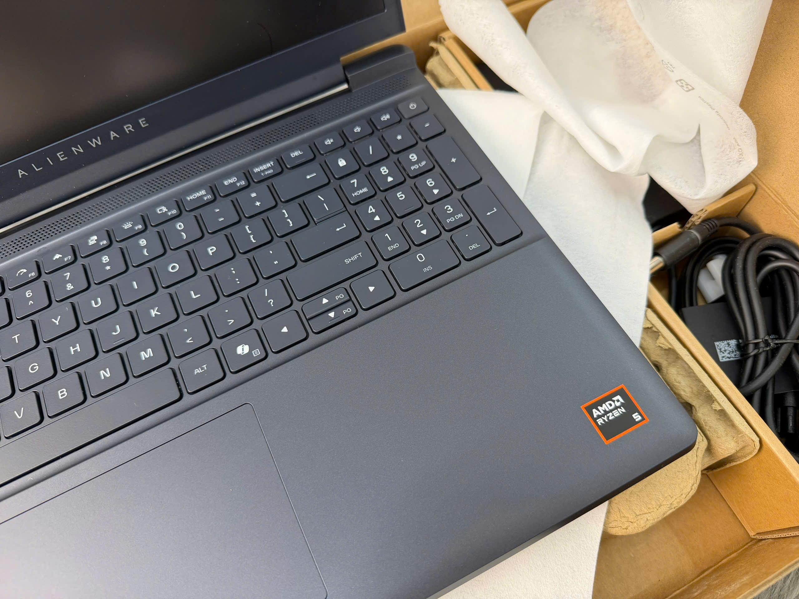 Dell Alienwarev 2026 DA15265 - Ảnh 9