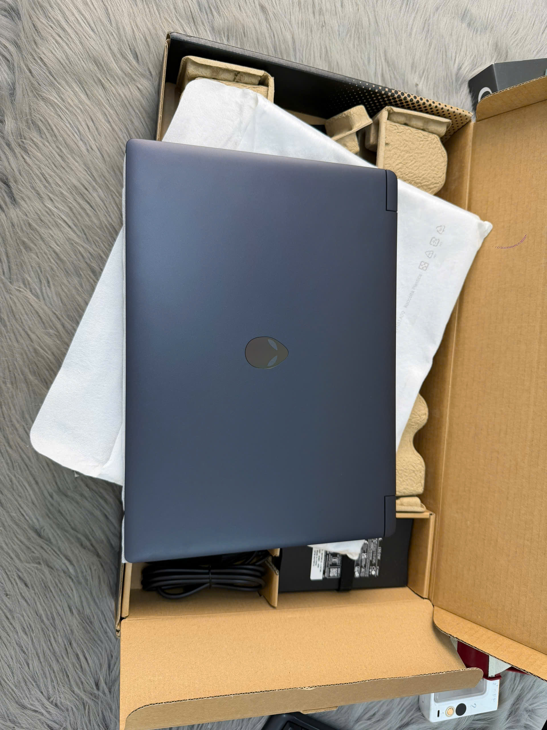 Dell Alienwarev 2026 DA15265 - Ảnh 4