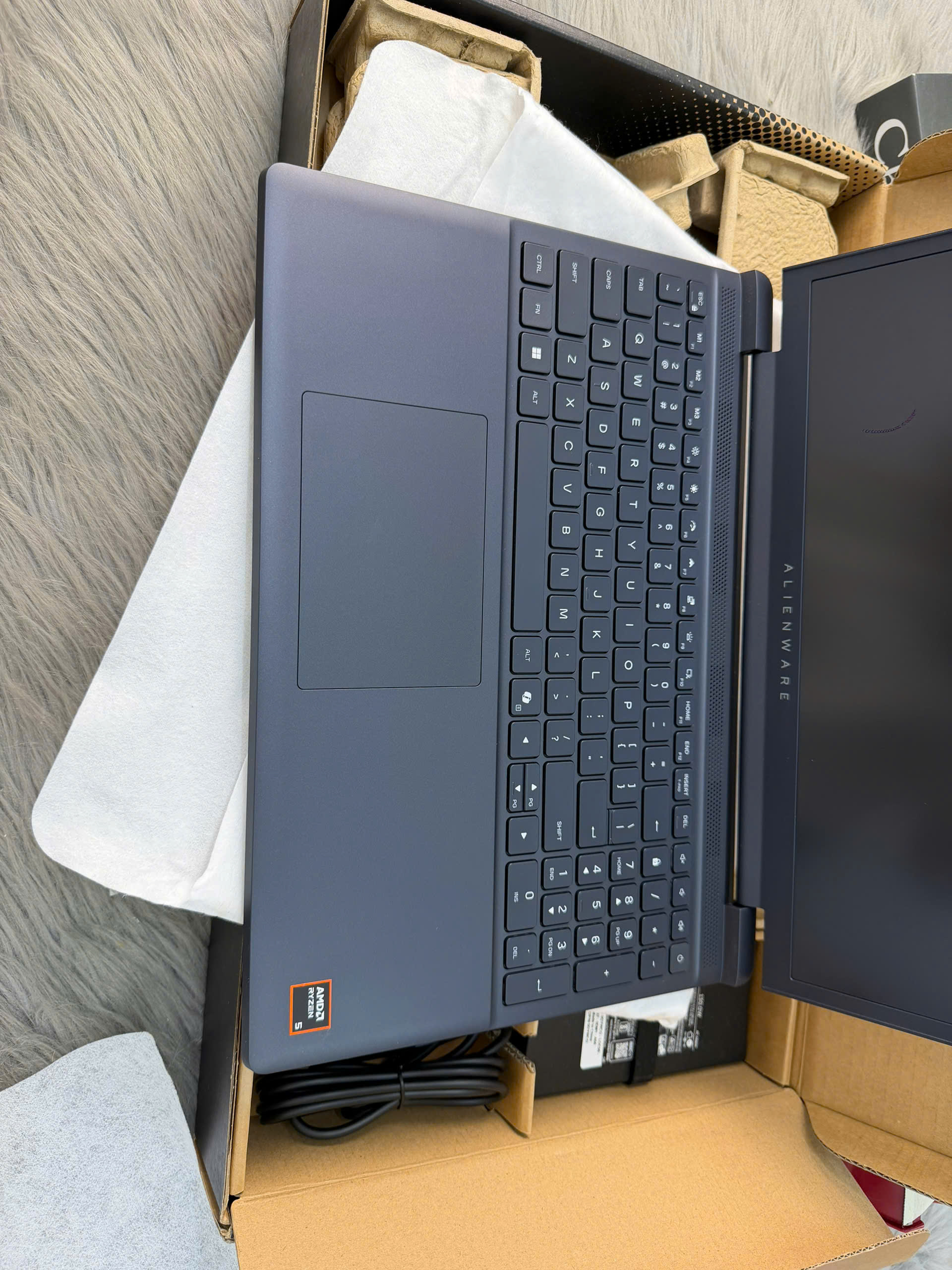 Dell Alienwarev 2026 DA15265 - Ảnh 5