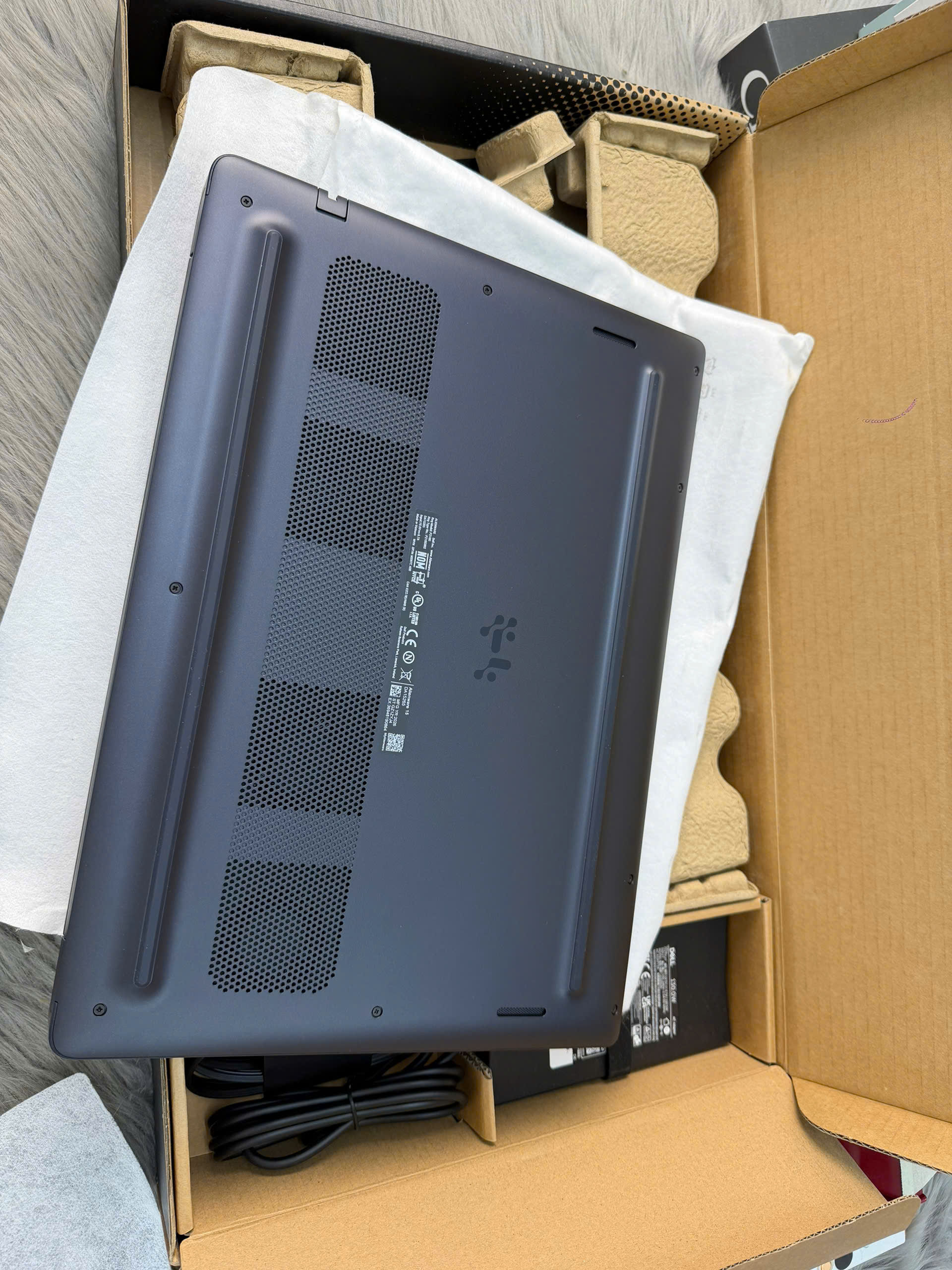 Dell Alienwarev 2026 DA15265 - Ảnh 8