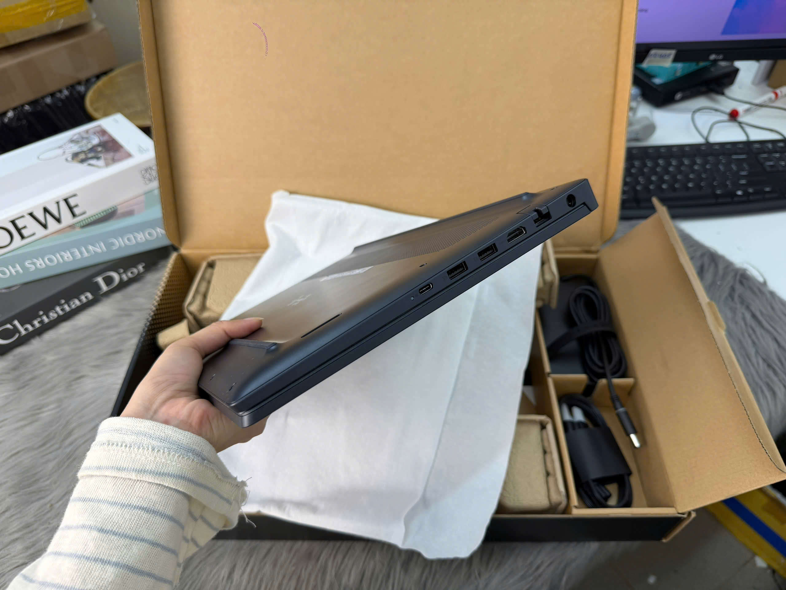 Dell Alienwarev 2026 DA15265 - Ảnh 6