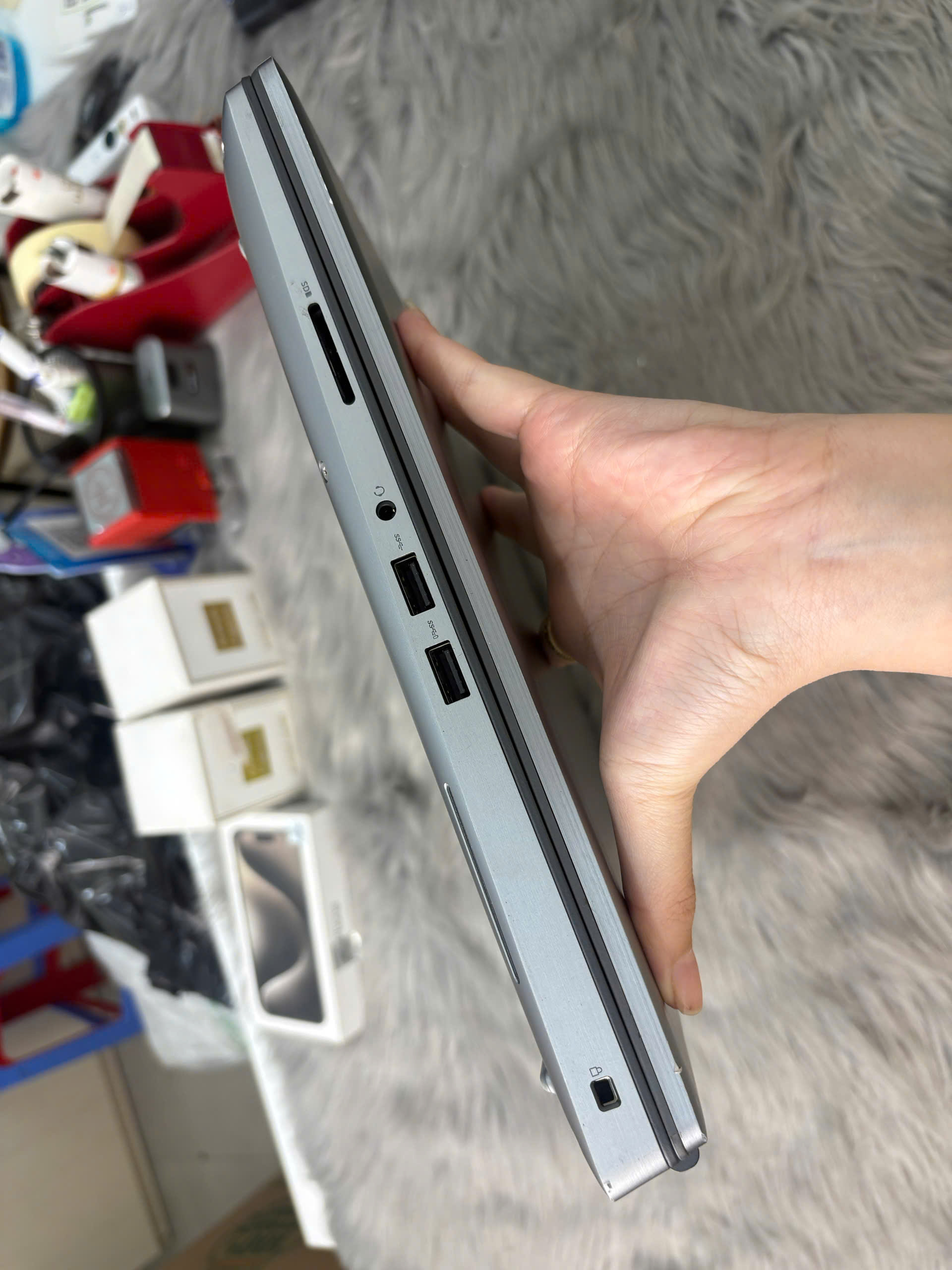 Dell Precision 7560 - Ảnh 2