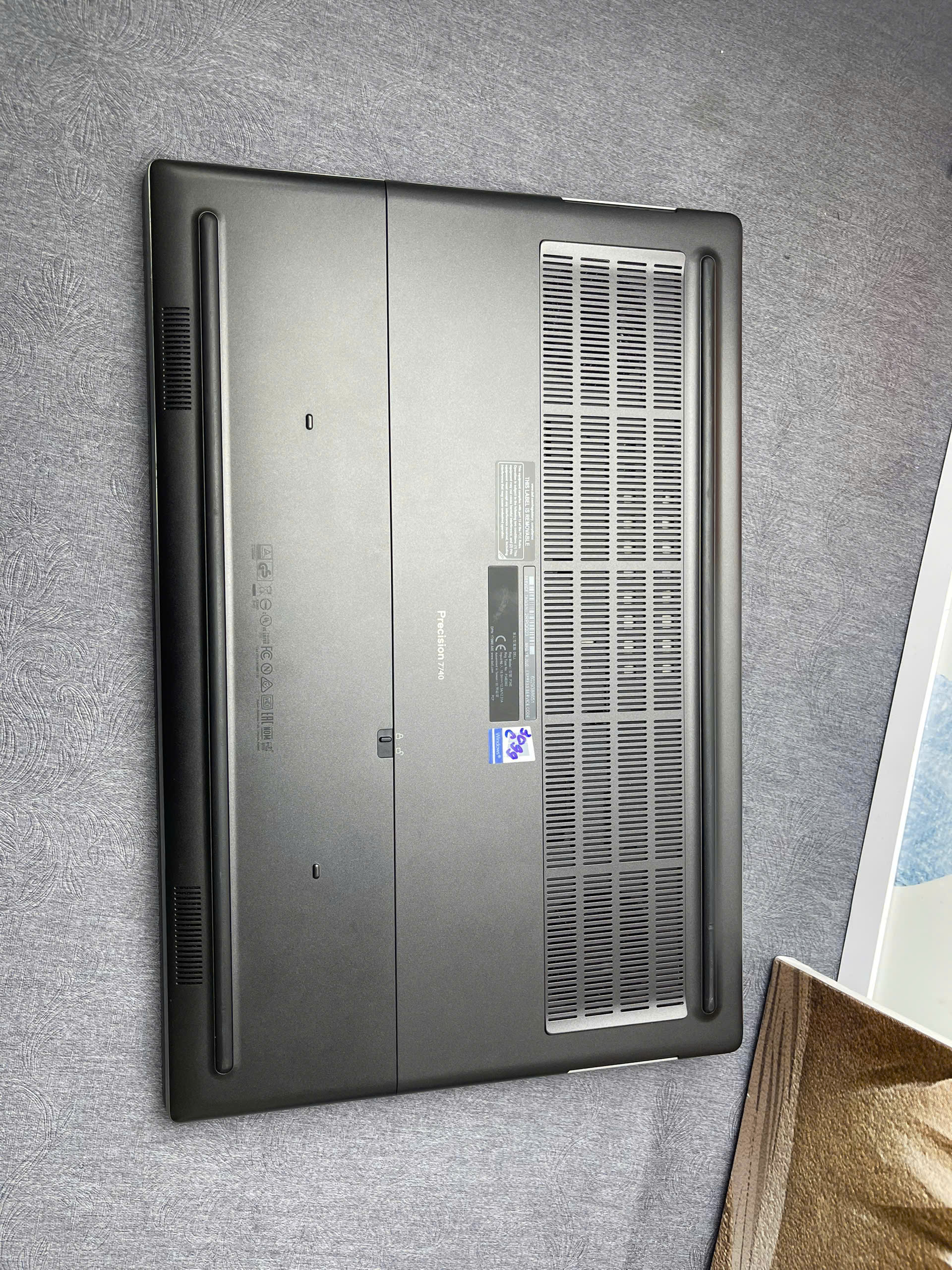 Dell Precision 7740 - Ảnh 9