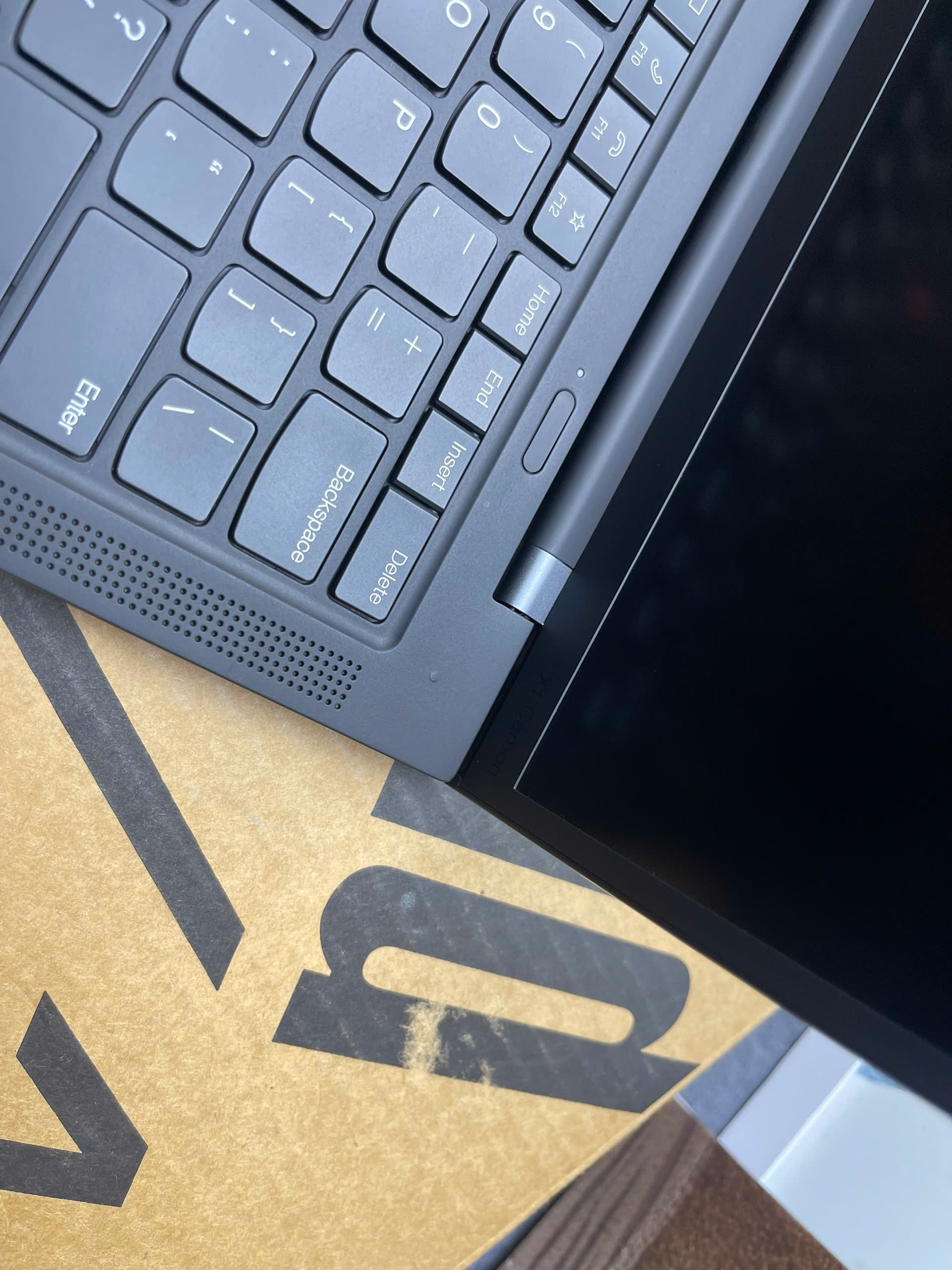 Thinkpad X1 Carbon G11 - Ảnh 4