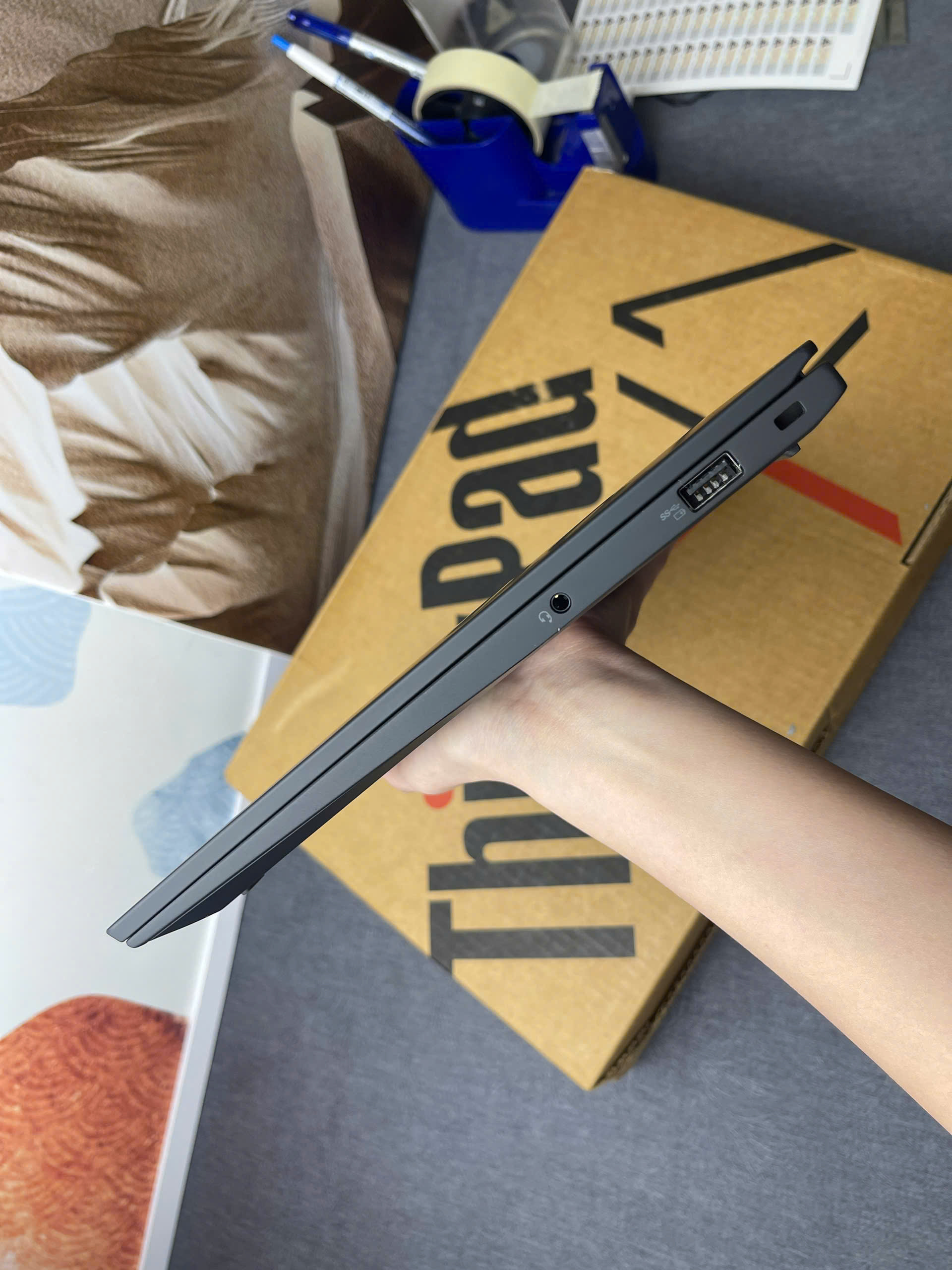Thinkpad X1 Carbon G11 - Ảnh 11