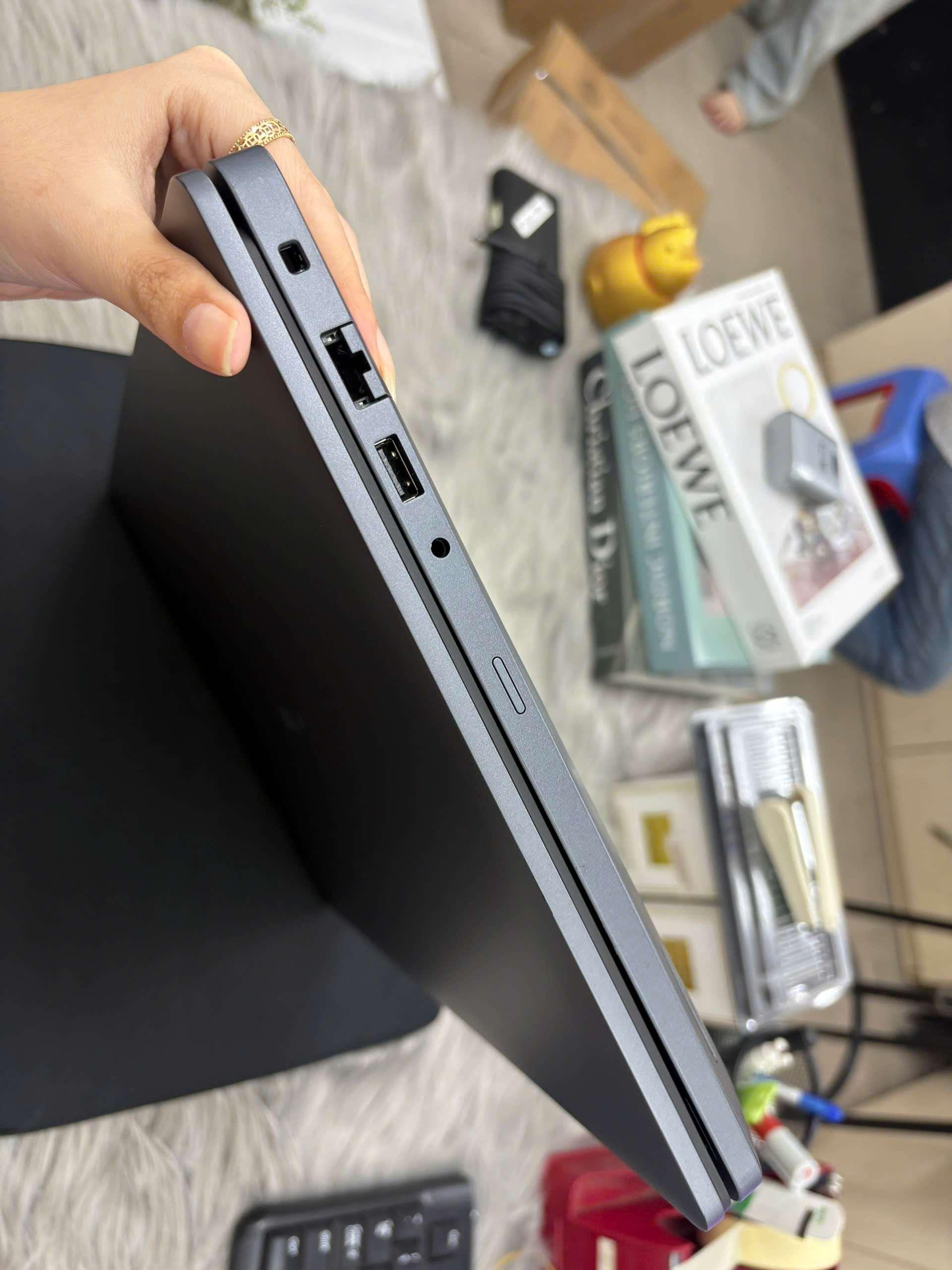 Dell Pro Max 16 MC16250 - Ảnh 3