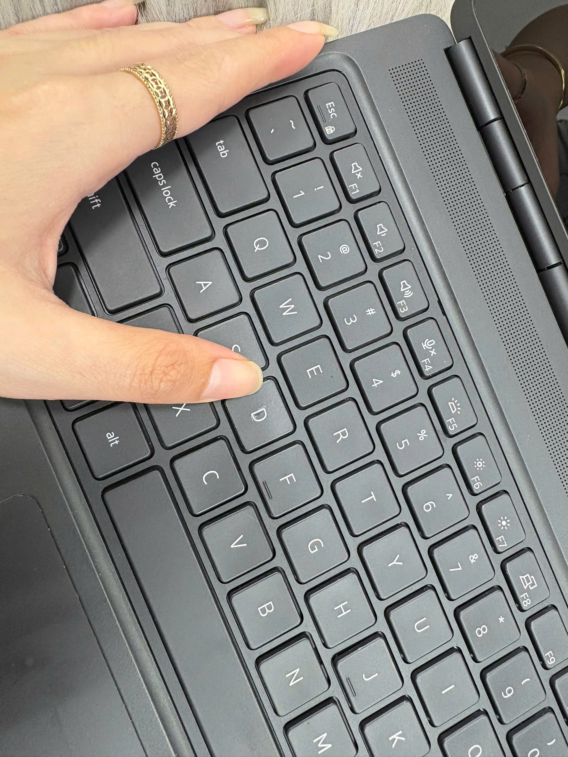 Dell Precision 7550 - Ảnh 8