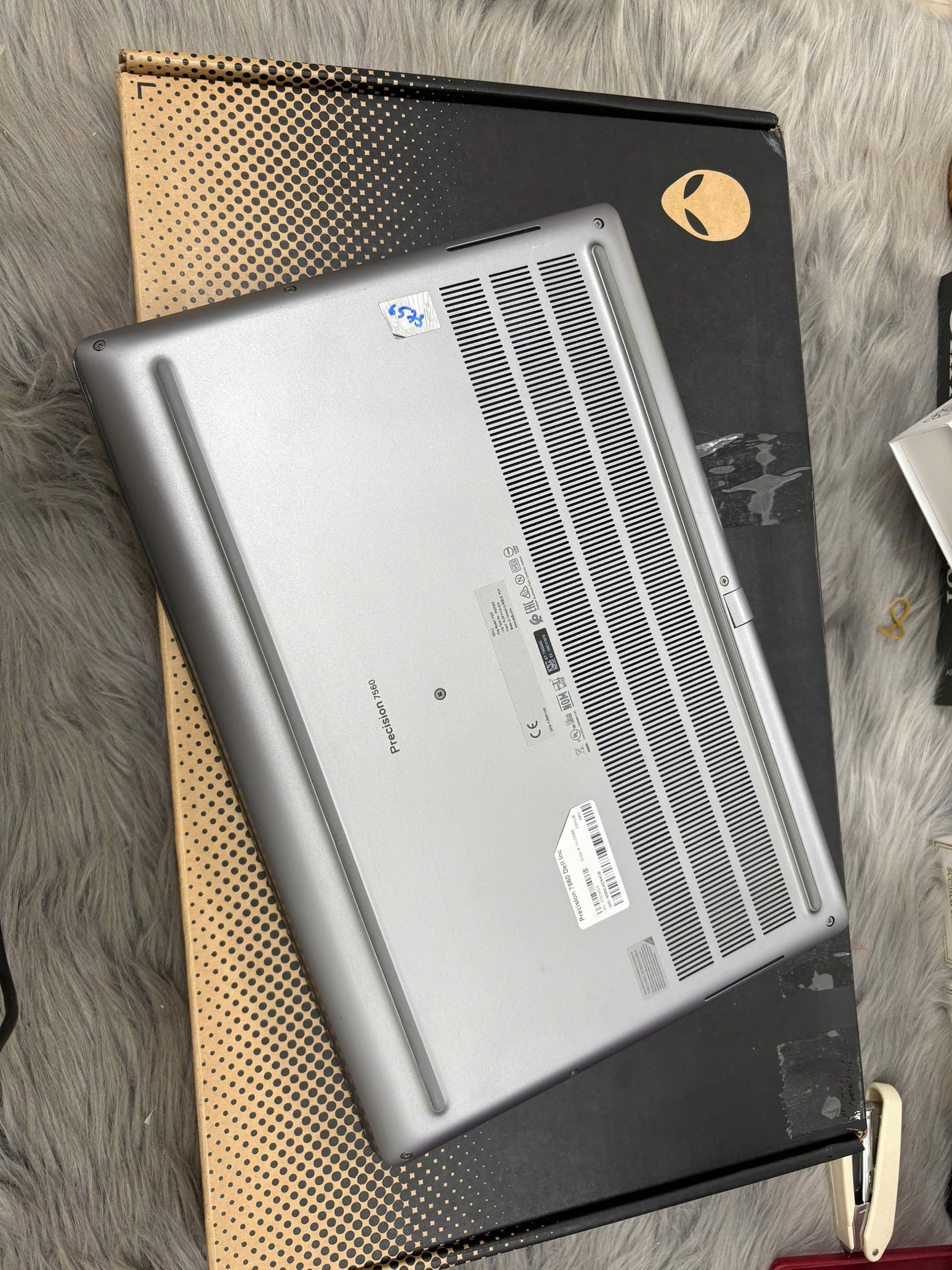 Dell Precision 7560 - Ảnh 2
