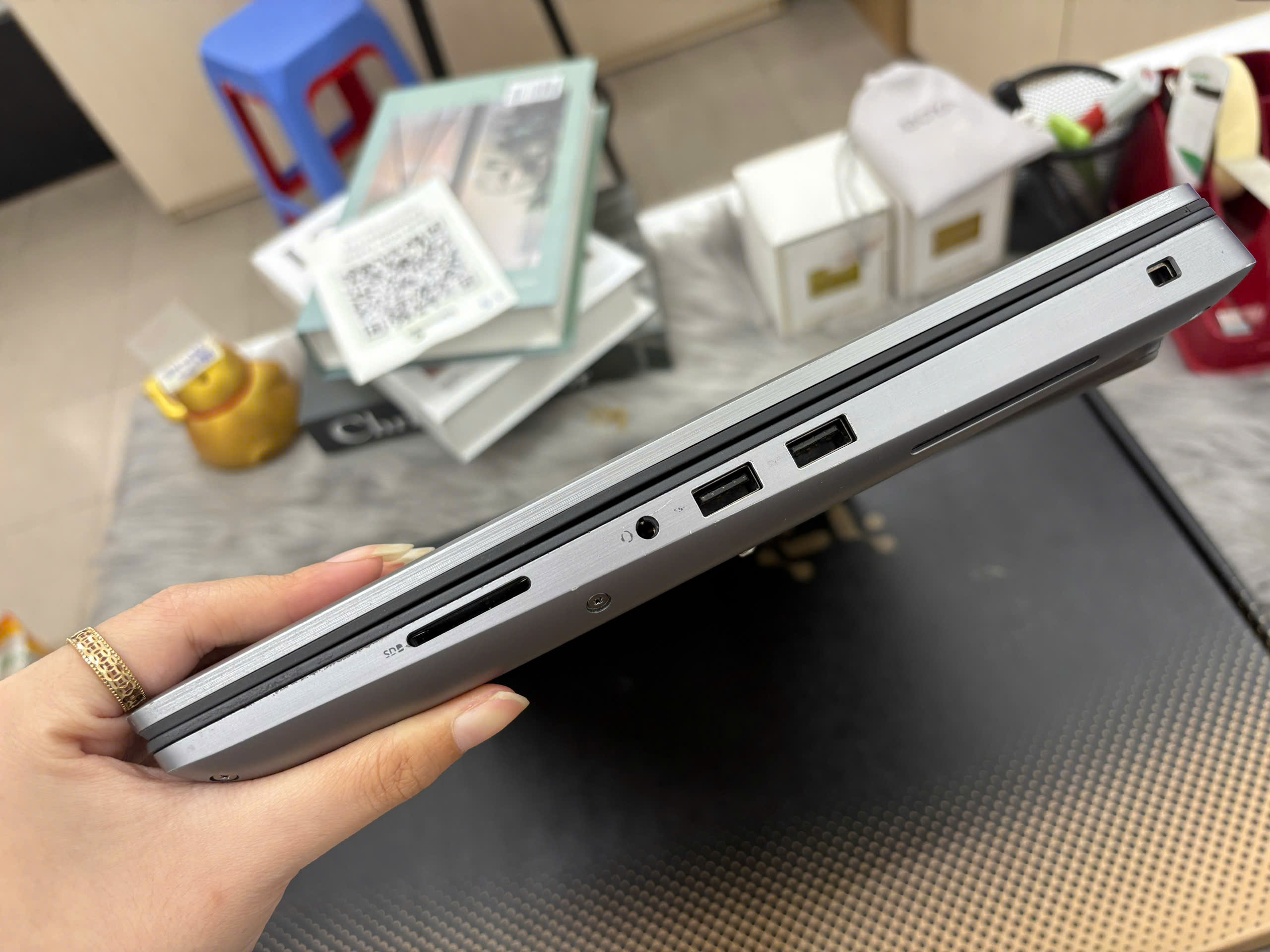 Dell Precision 7560 - Ảnh 3
