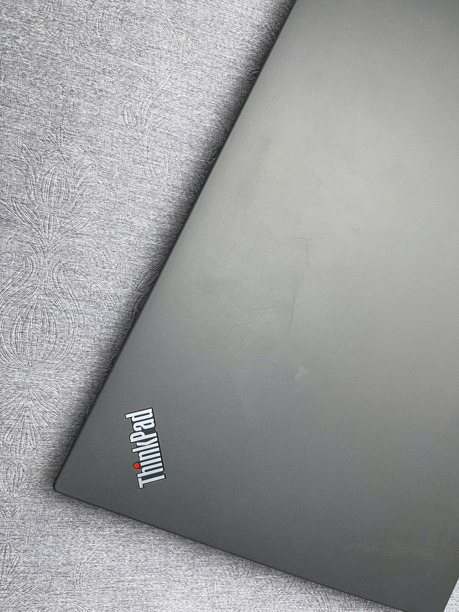 Thinkpad P16s G1 - Ảnh 3
