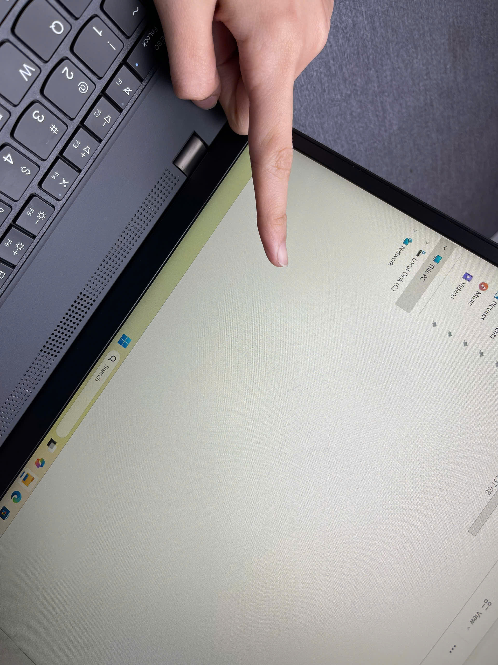 Thinkpad P16s G1 - Ảnh 9
