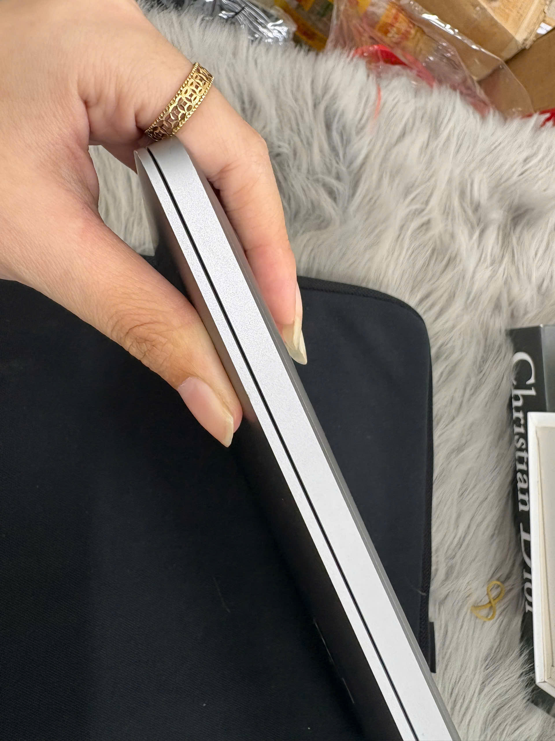MacBook Pro 16 2019 - Ảnh 2