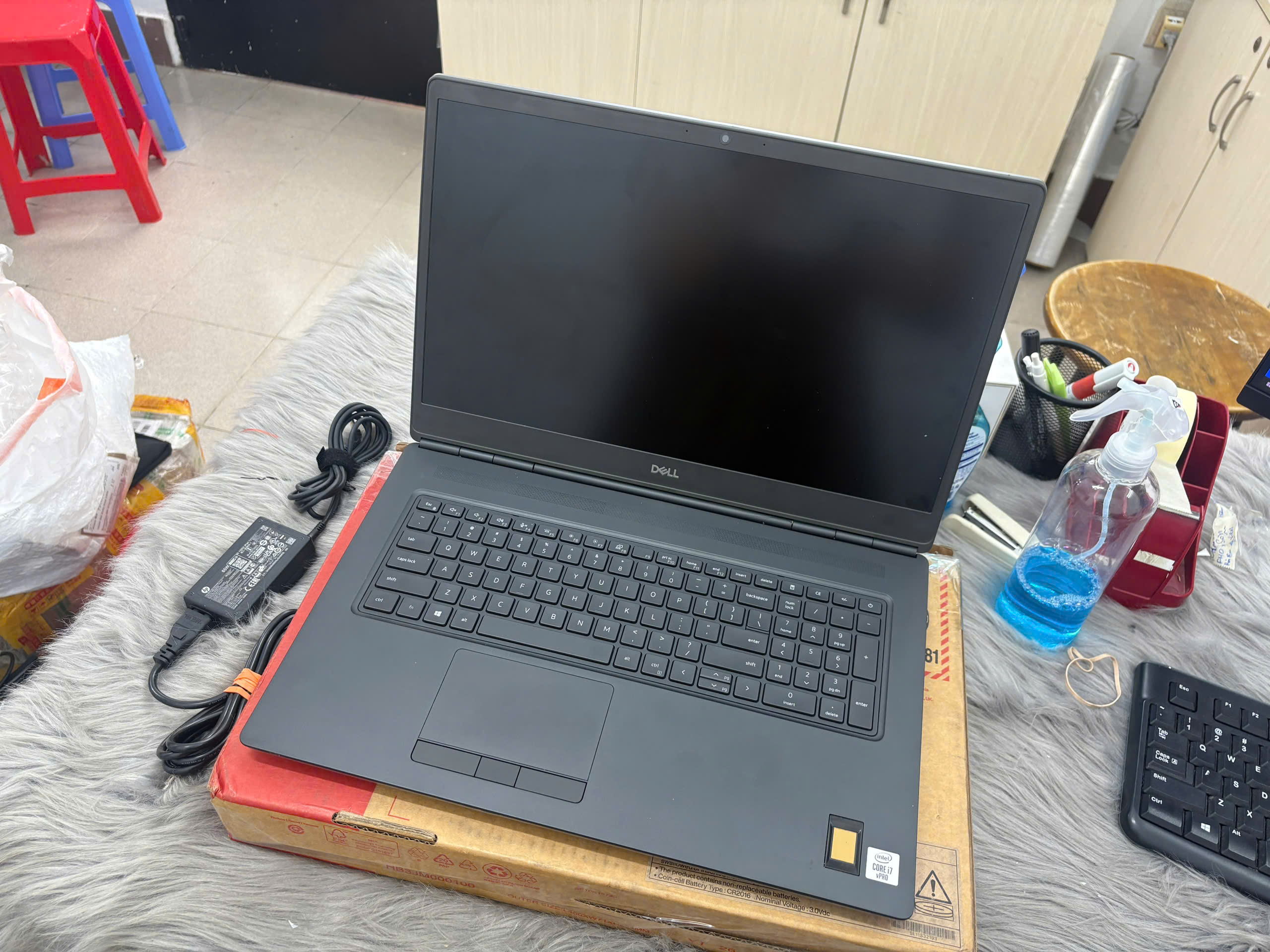 Dell Precision 7750 - Ảnh 2