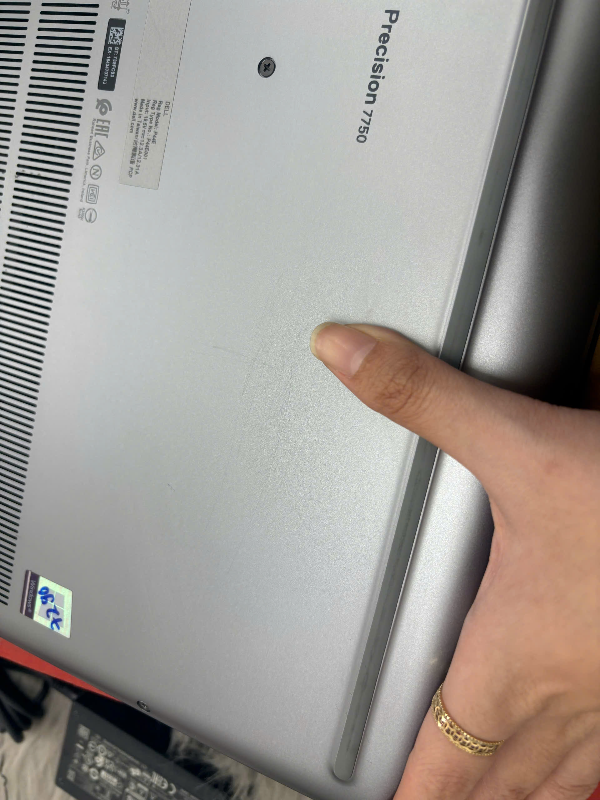 Dell Precision 7750 - Ảnh 6