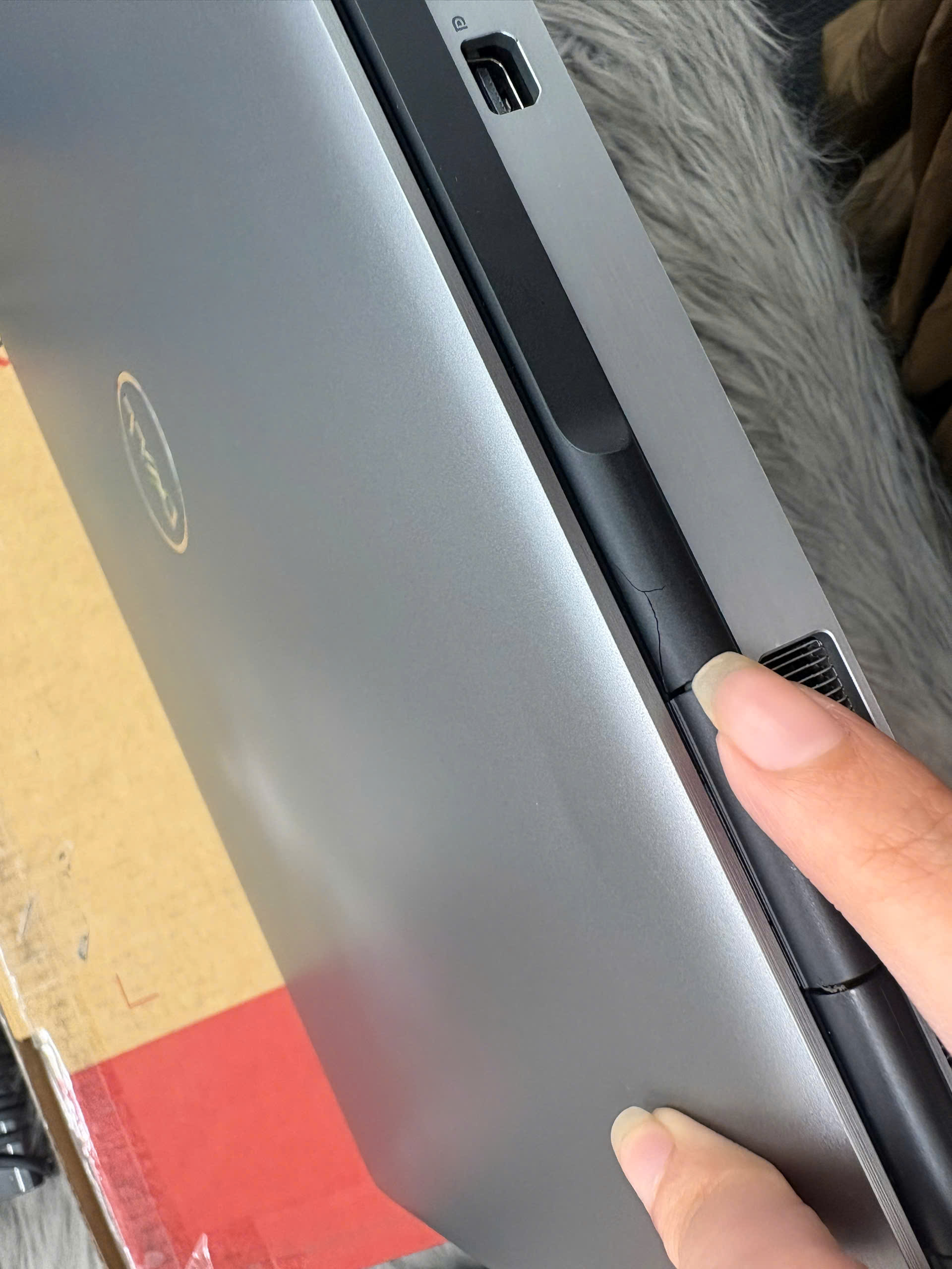 Dell Precision 7750 - Ảnh 13