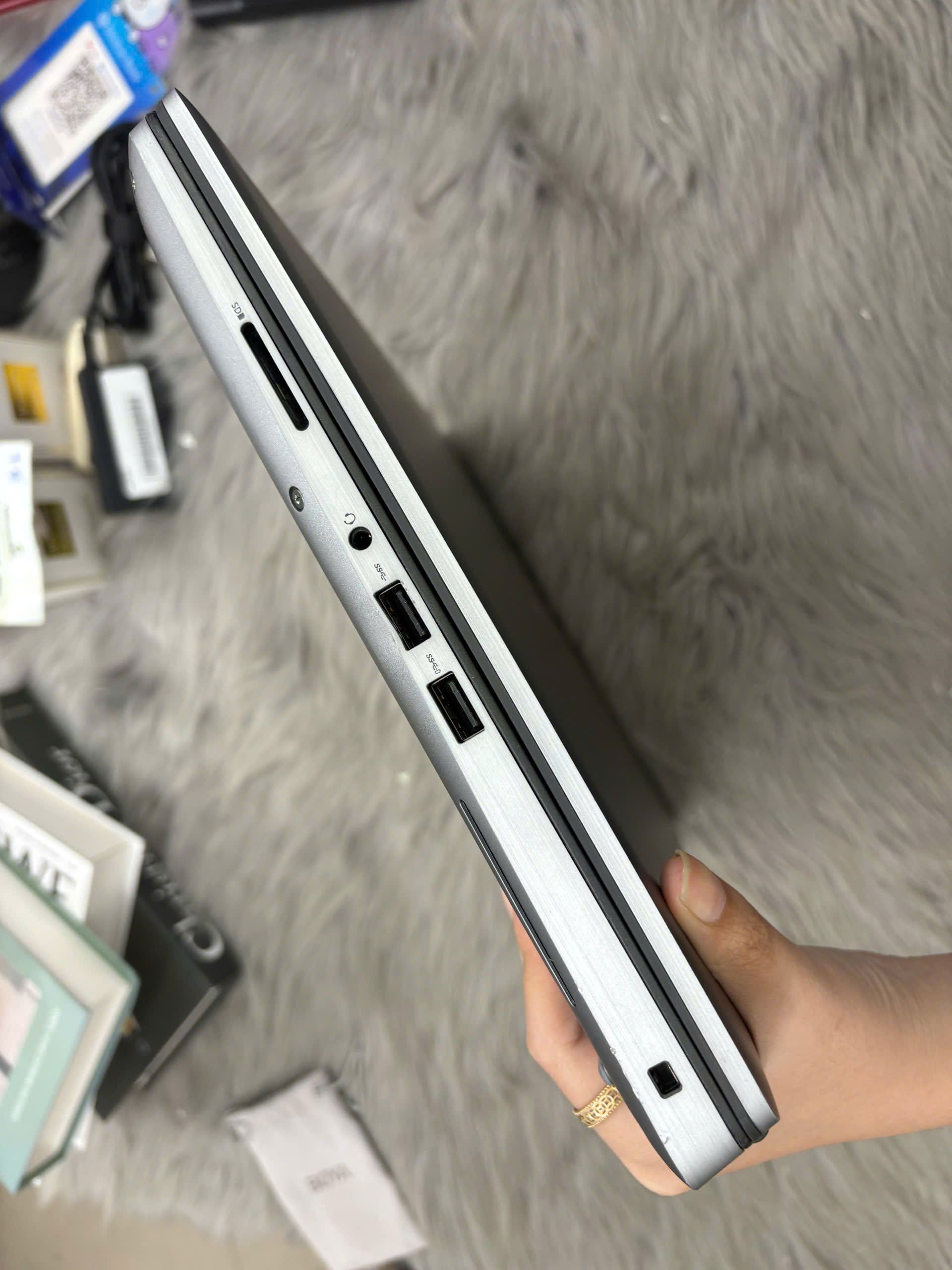 Dell Precision 7560 - Ảnh 11