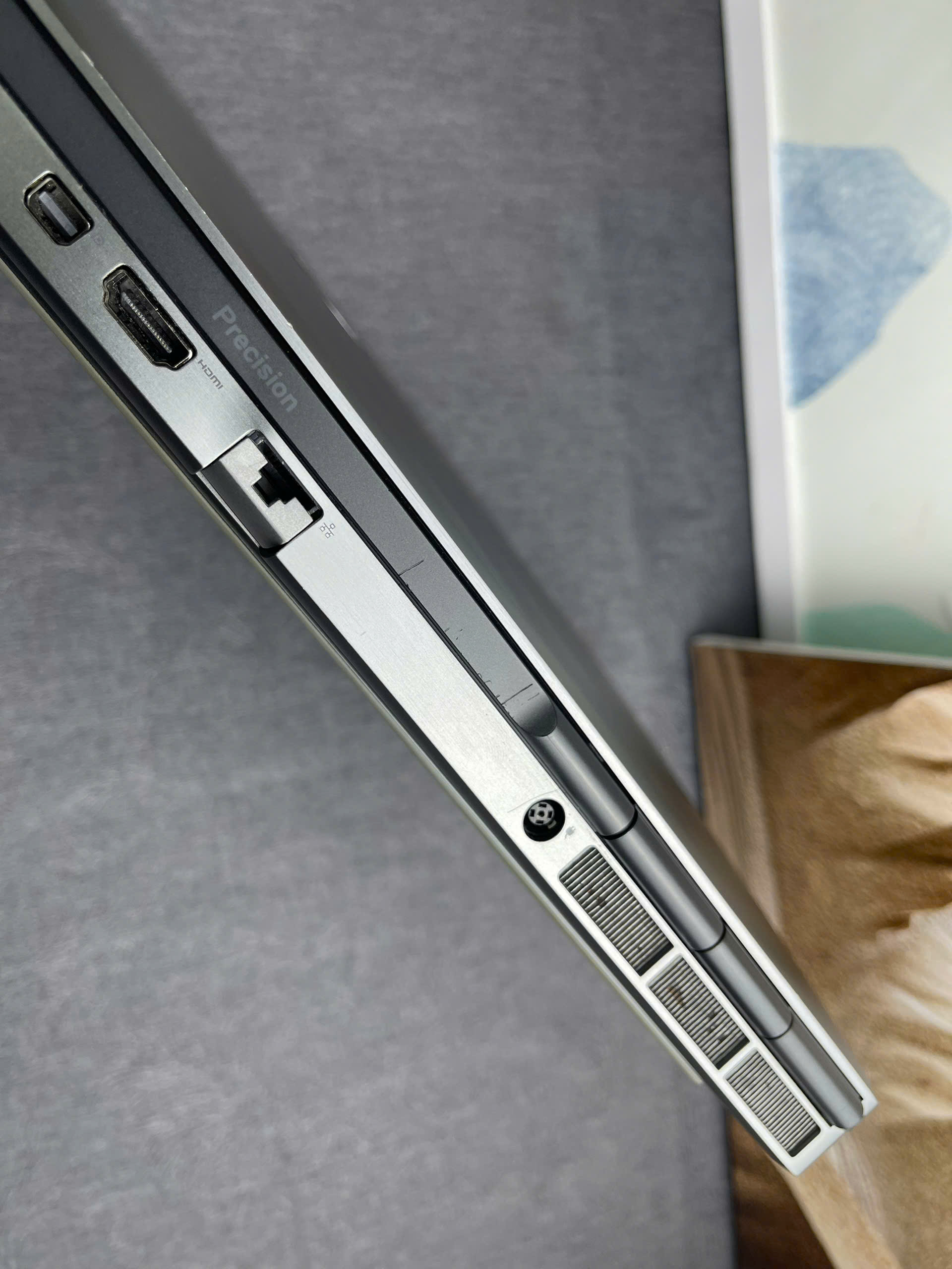 Dell Precision 7760 - Ảnh 10