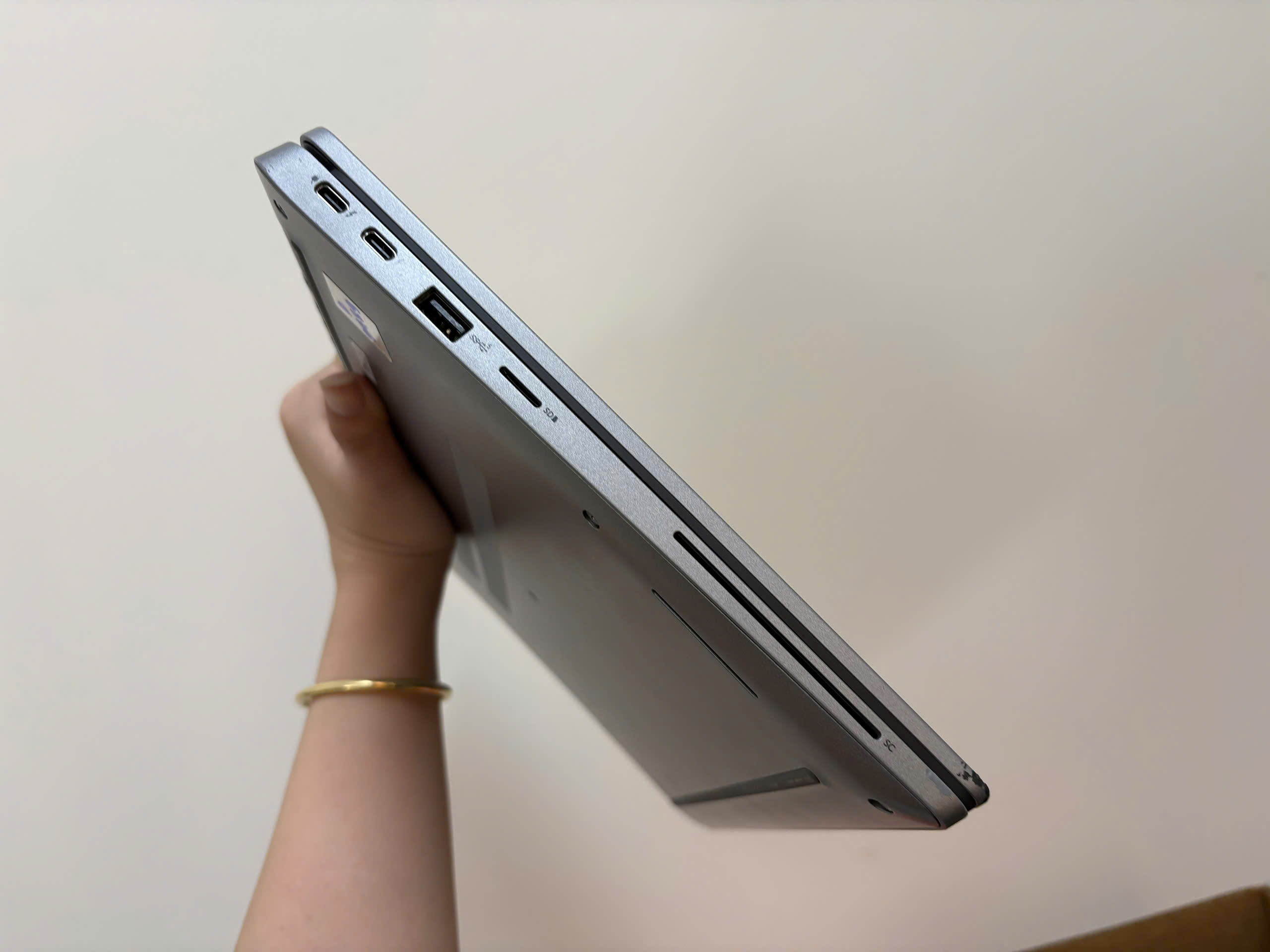 Dell Latitude 5330 - Ảnh 2