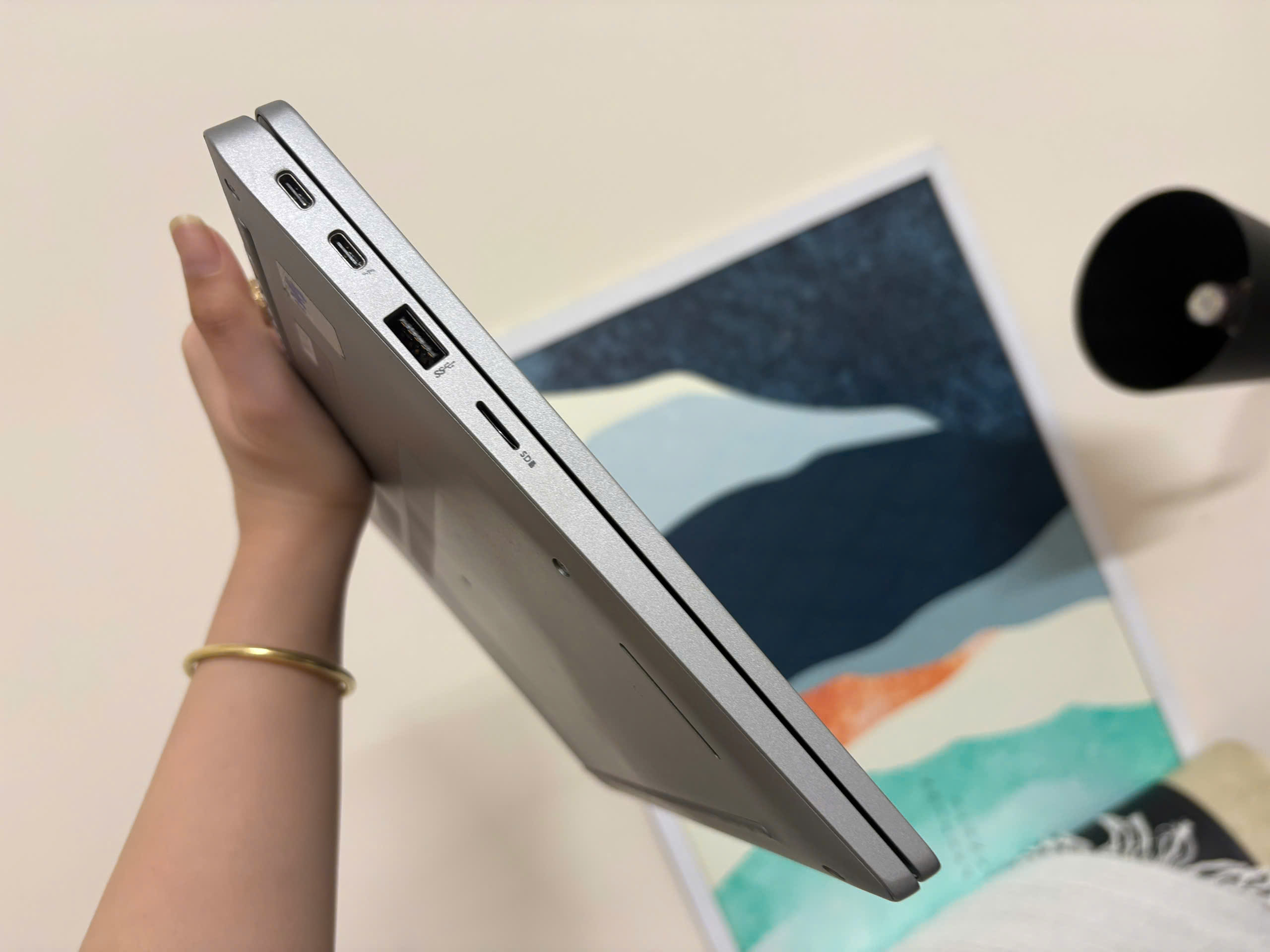 Dell Latitude 5320 2in1 - Ảnh 4