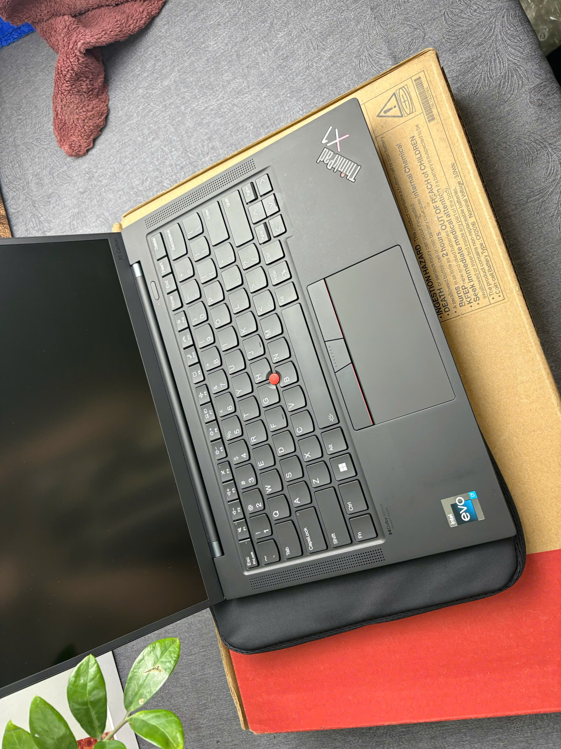 Thinkpad X1 Carbon G10 - Ảnh 3
