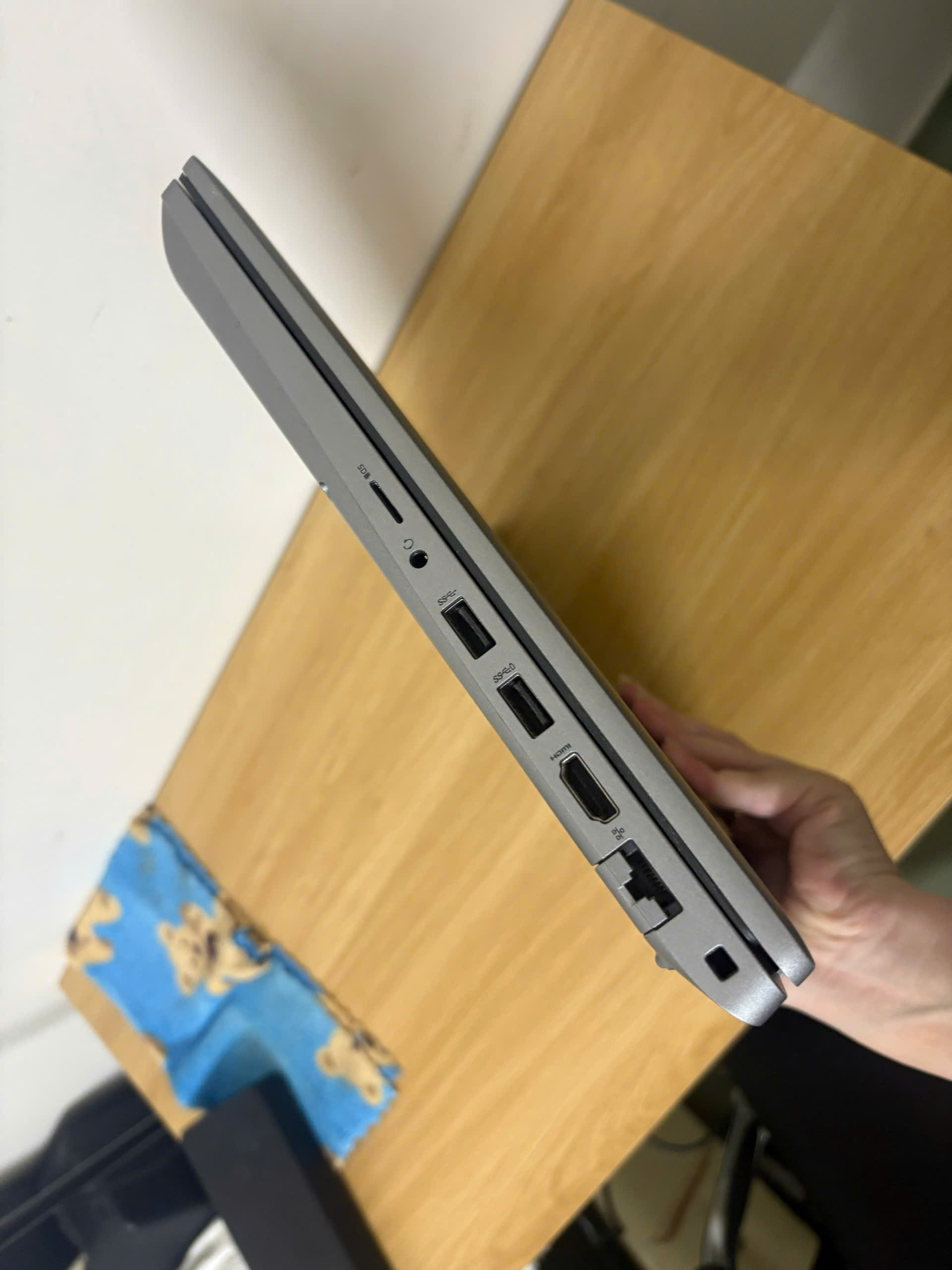 Dell Precision 3571 - Ảnh 2