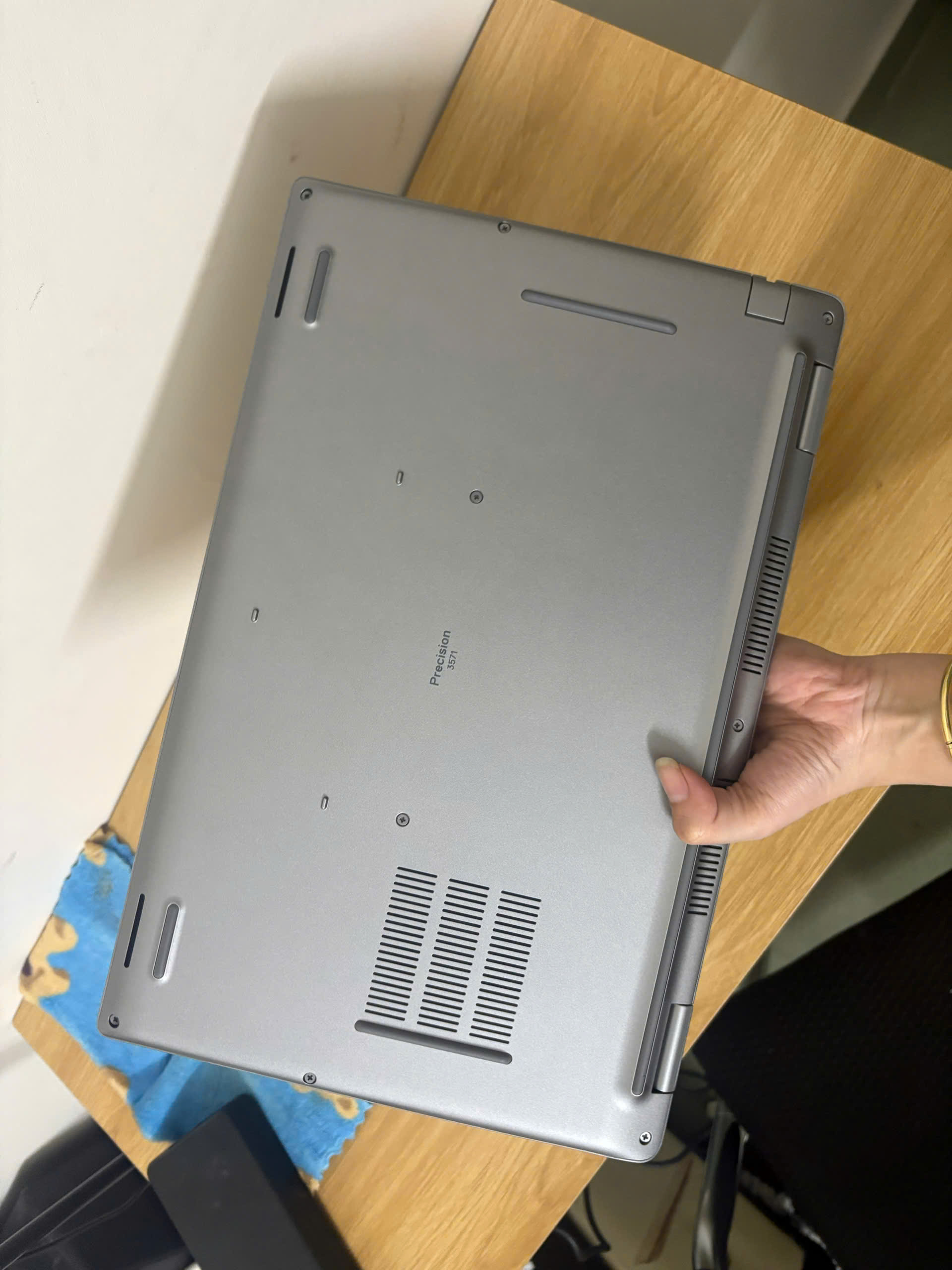 Dell Precision 3571 - Ảnh 3