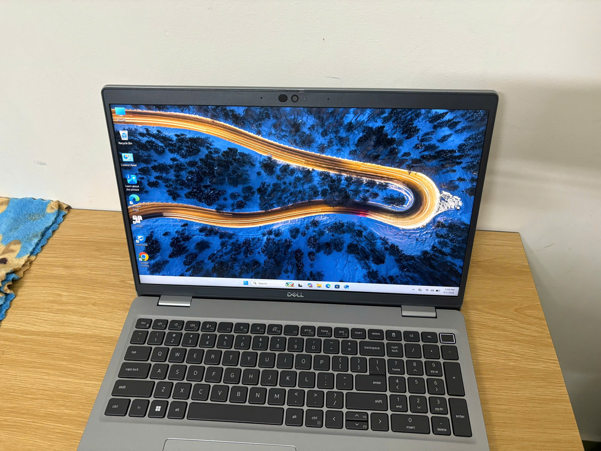 Dell Precision 3571 - Ảnh 9
