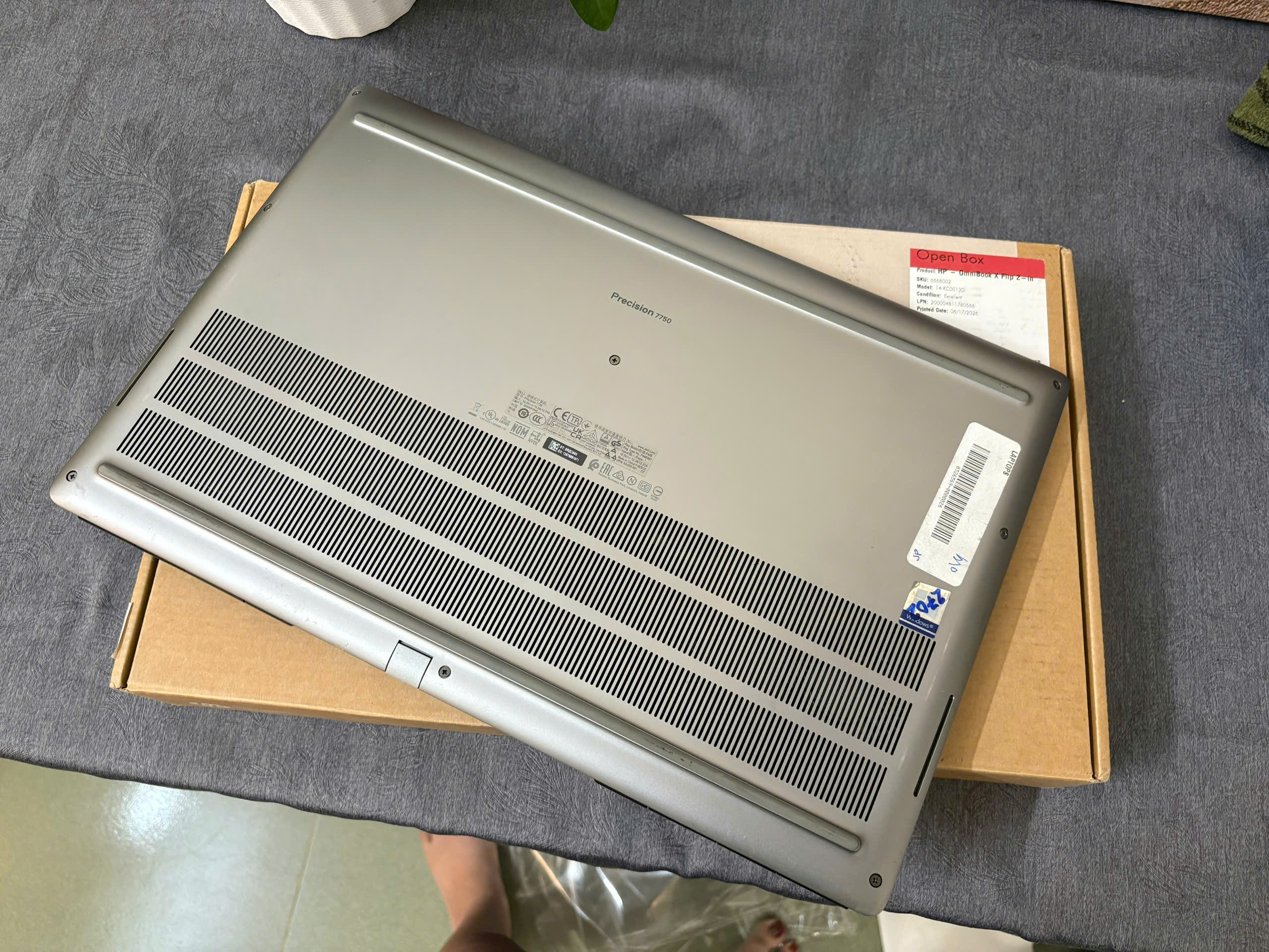 Dell Precision 7750 - Ảnh 8
