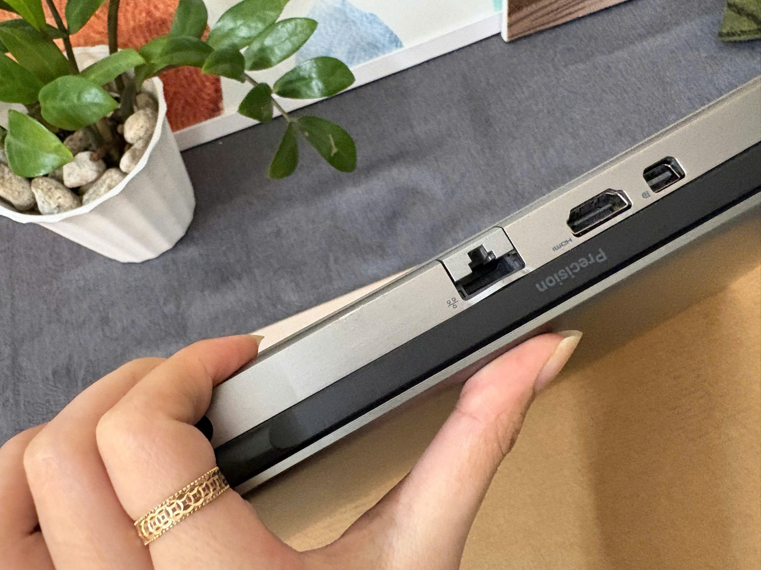 Dell Precision 7750 - Ảnh 10