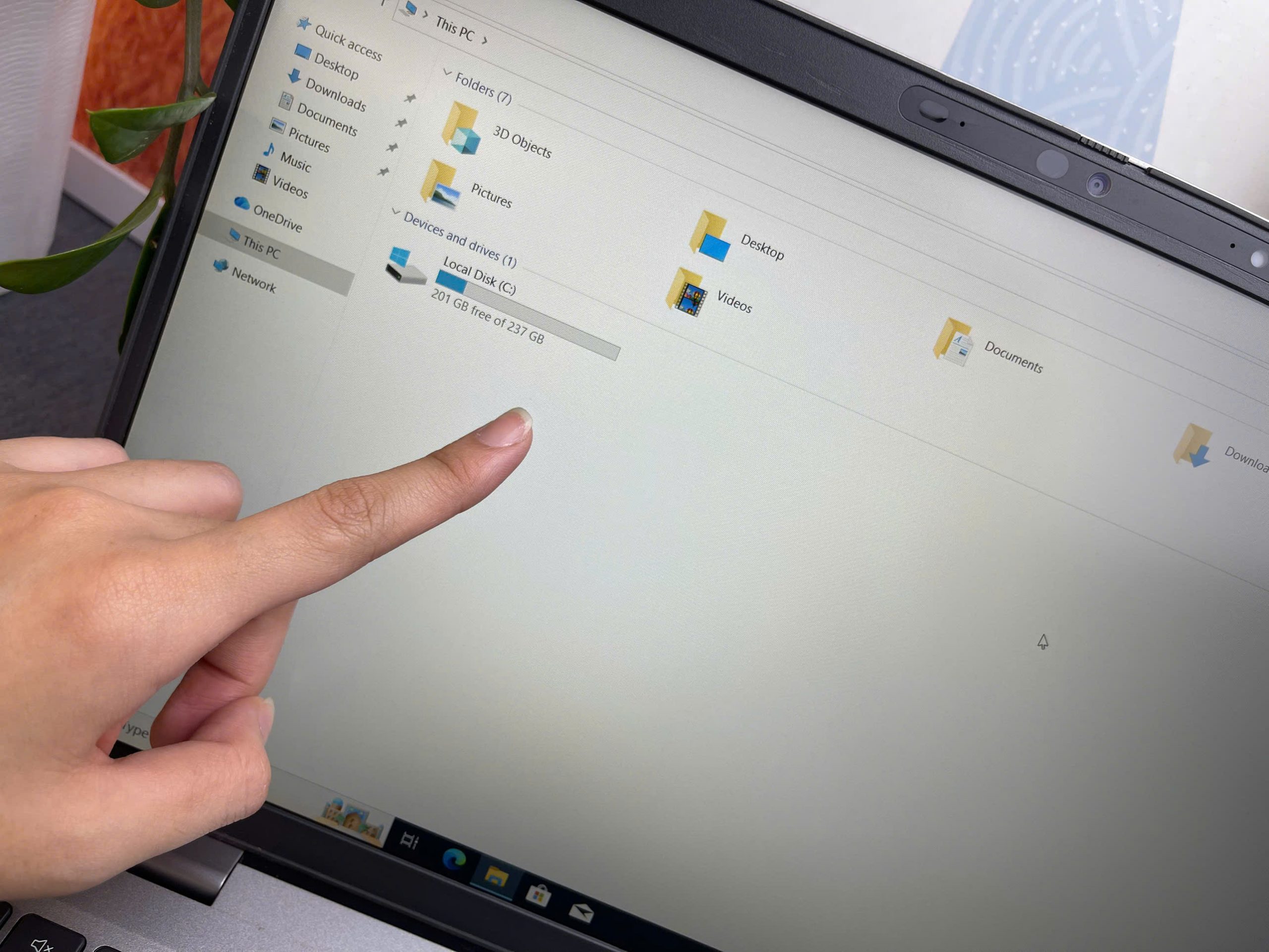 Dell Latitude 5521 - Ảnh 9